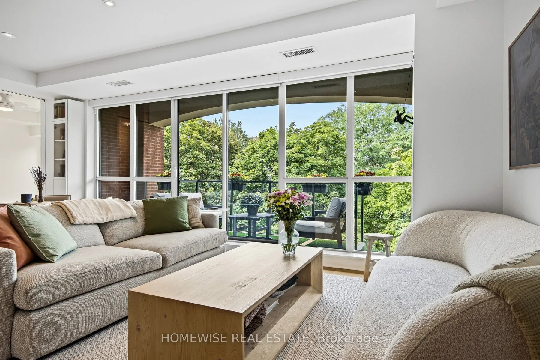 11 Soho Street #403