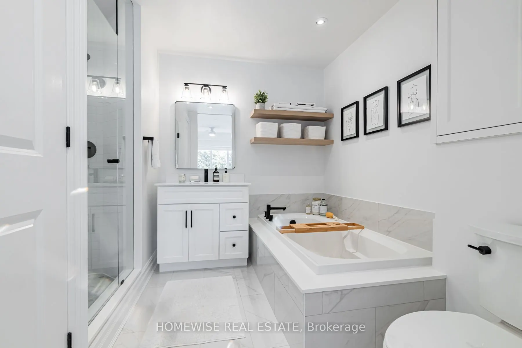 11 Soho Street #403