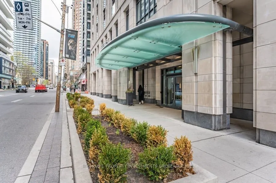 955 Bay Street #2711