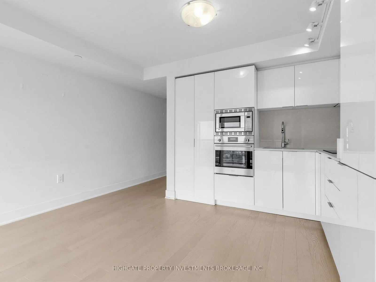 955 Bay Street #2711