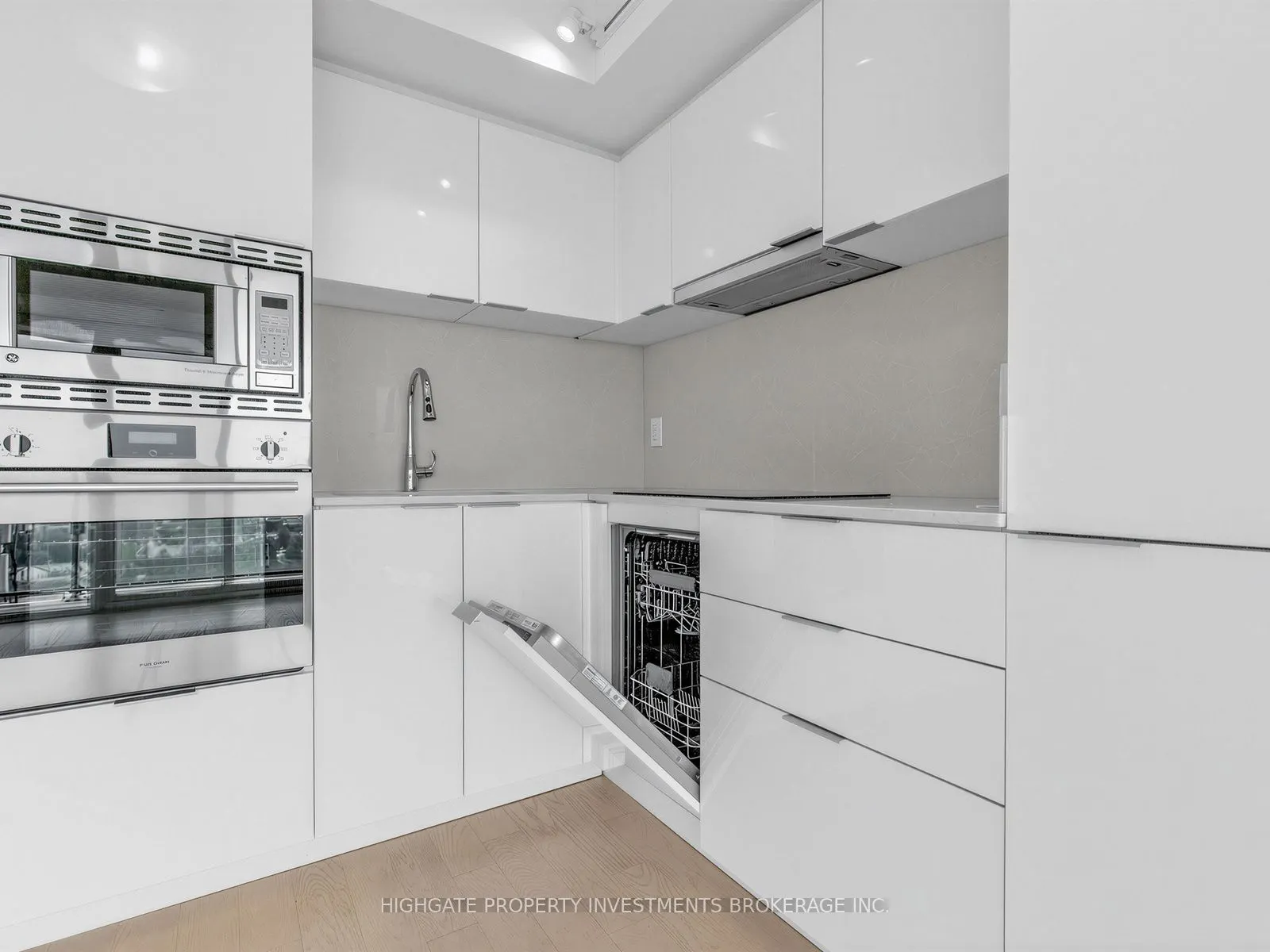 955 Bay Street #2711