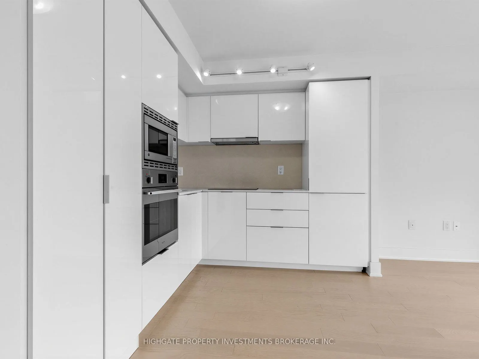 955 Bay Street #2711