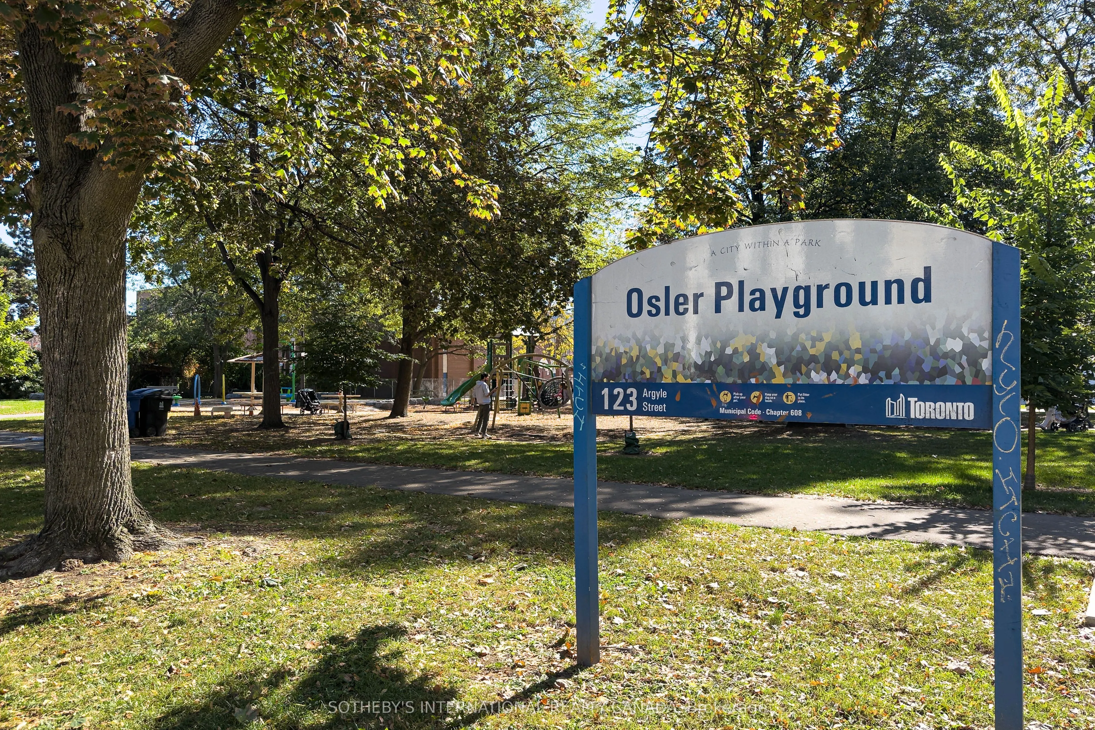 183 Dovercourt Road #412