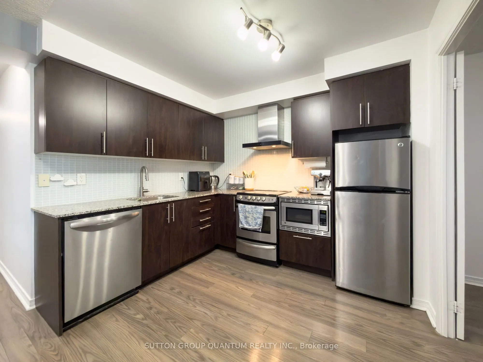 352 Front Street W #901