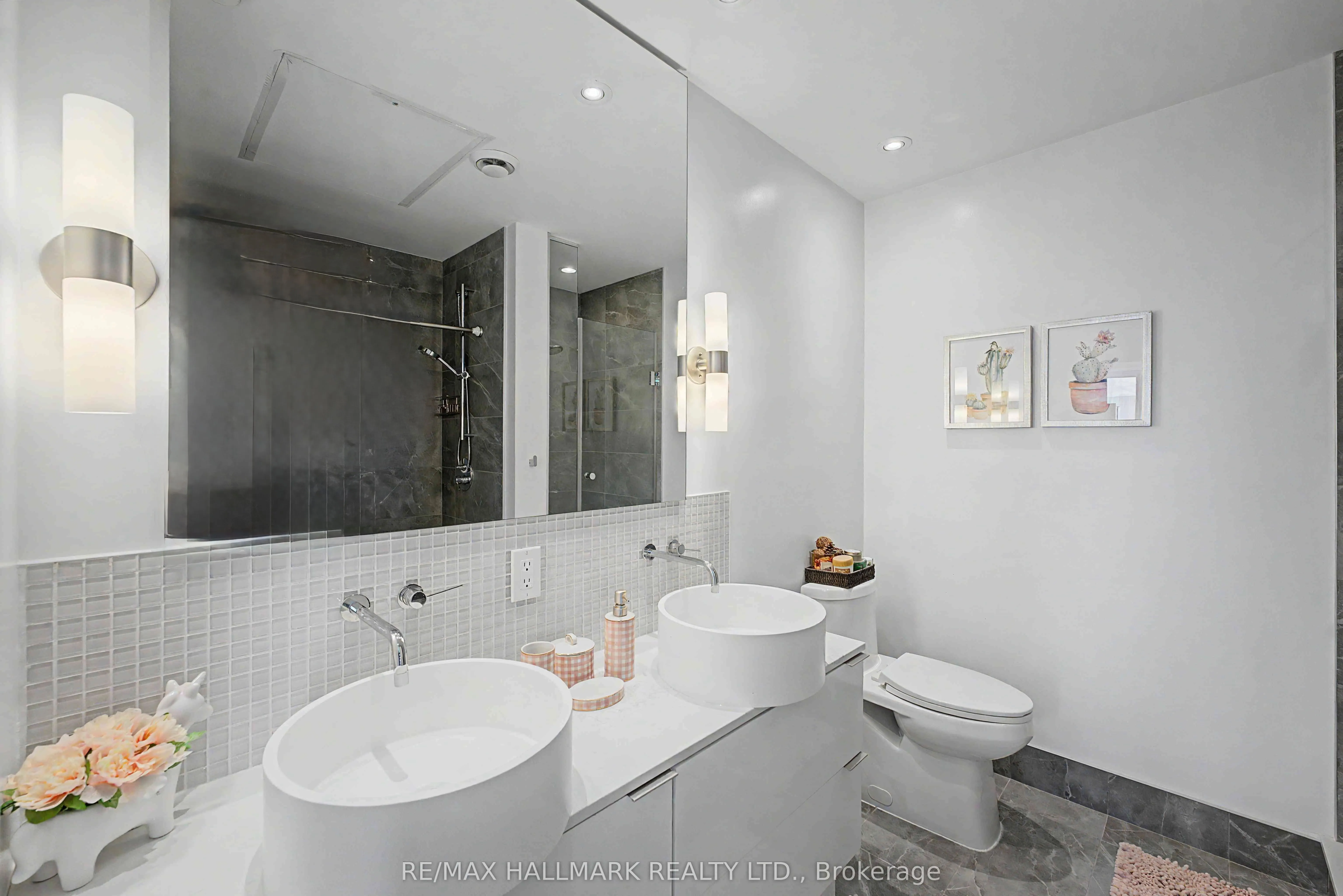 185 Roehampton Avenue #PH2