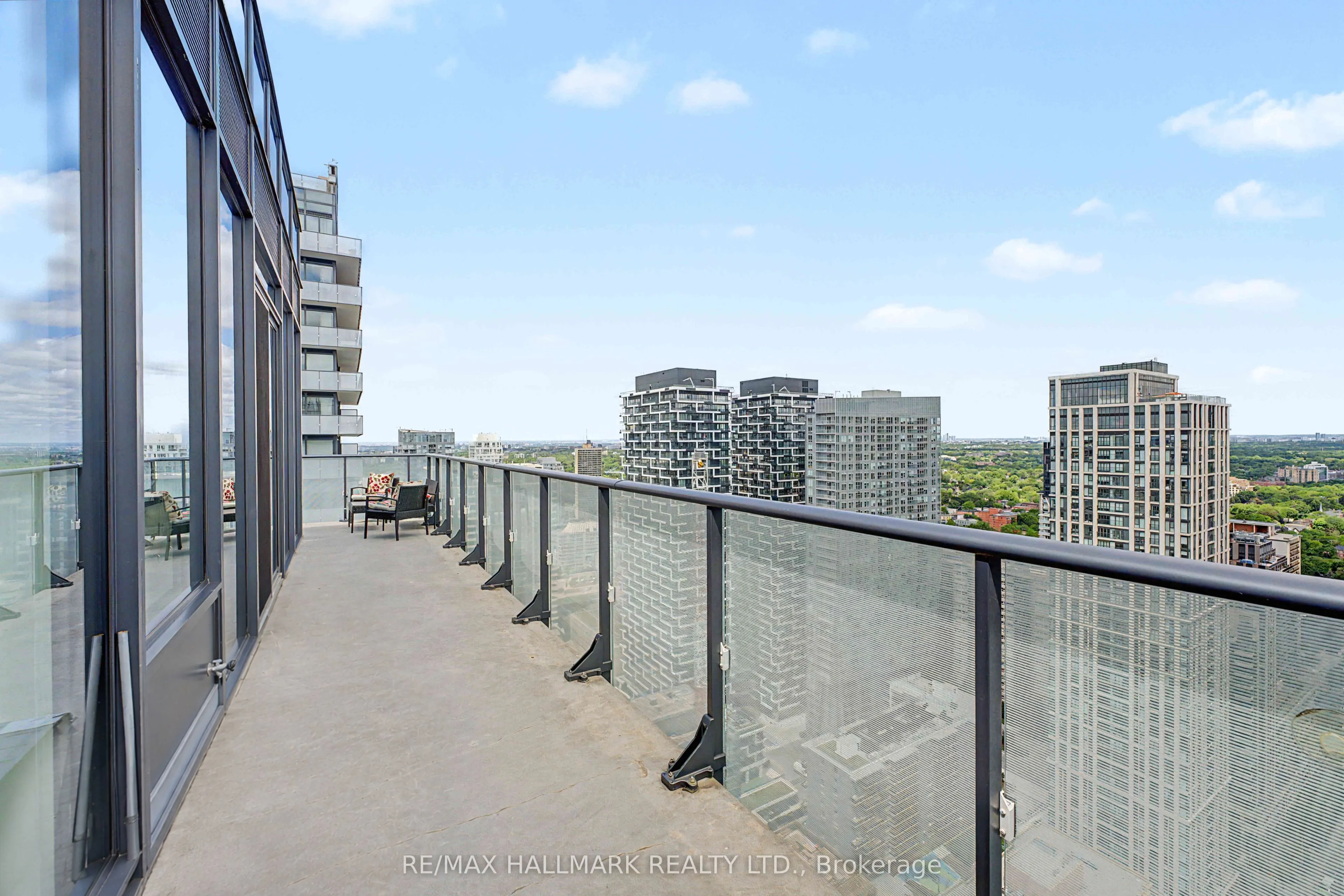185 Roehampton Avenue #PH2