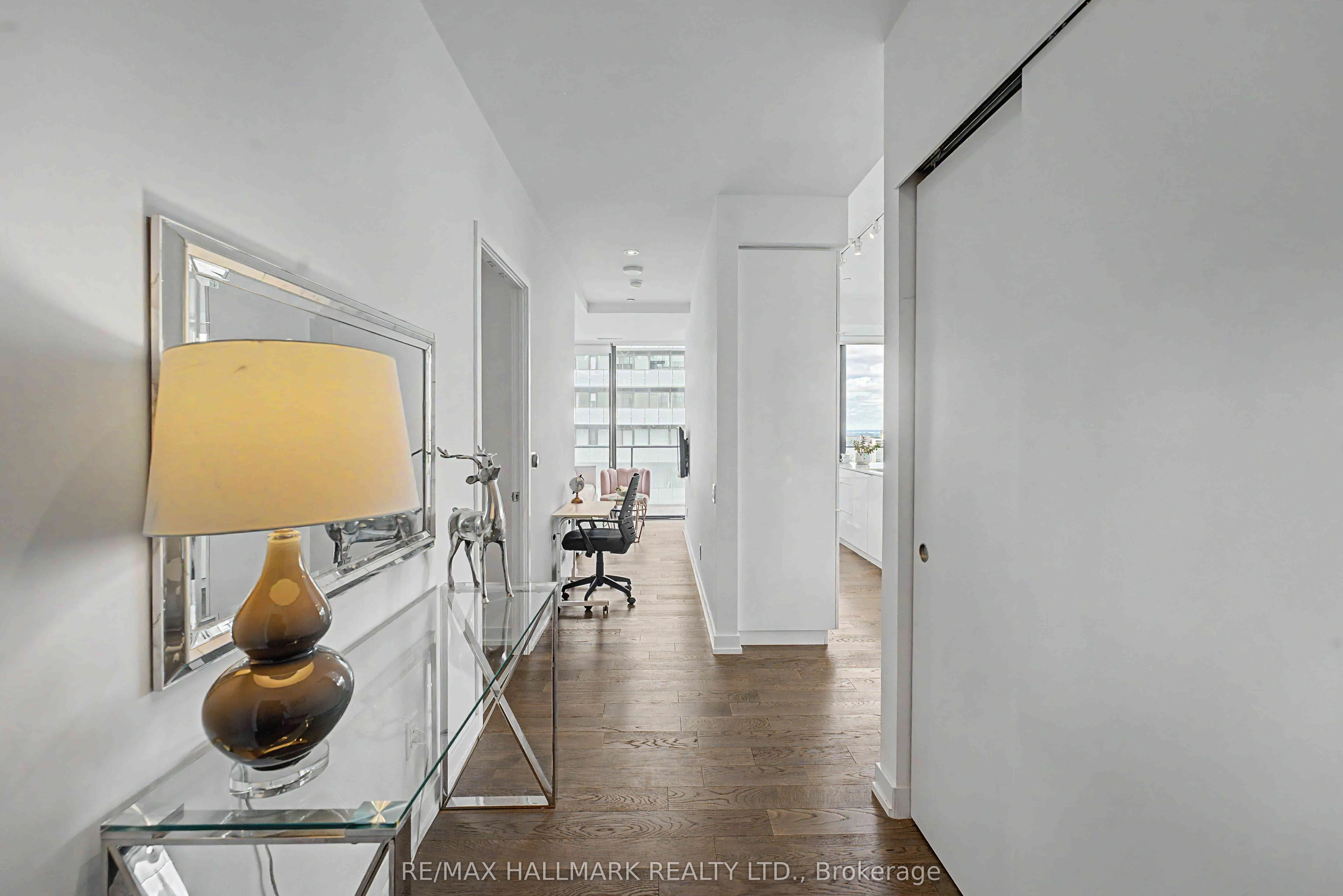 185 Roehampton Avenue #PH2