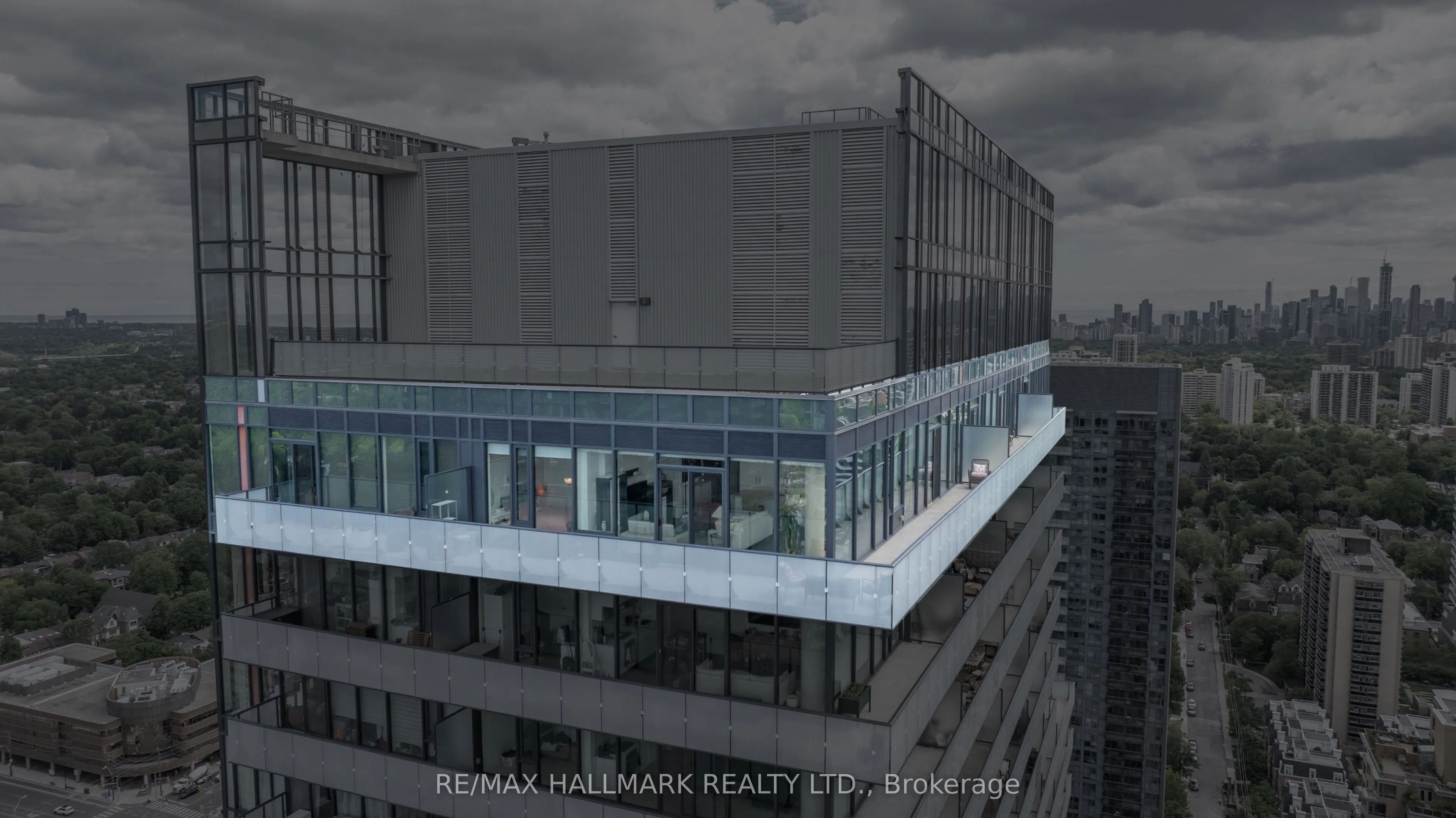 185 Roehampton Avenue #PH2