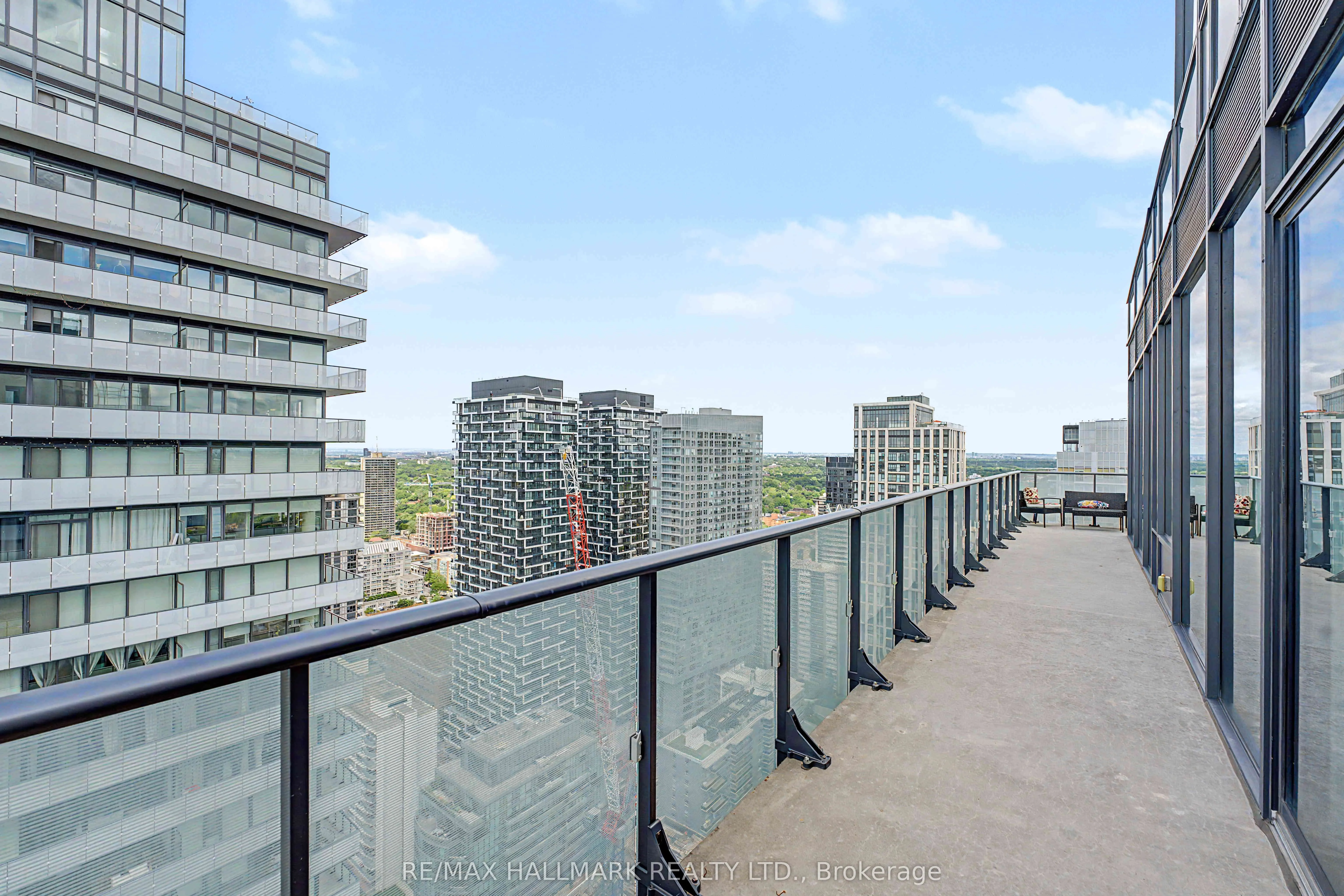185 Roehampton Avenue #PH2