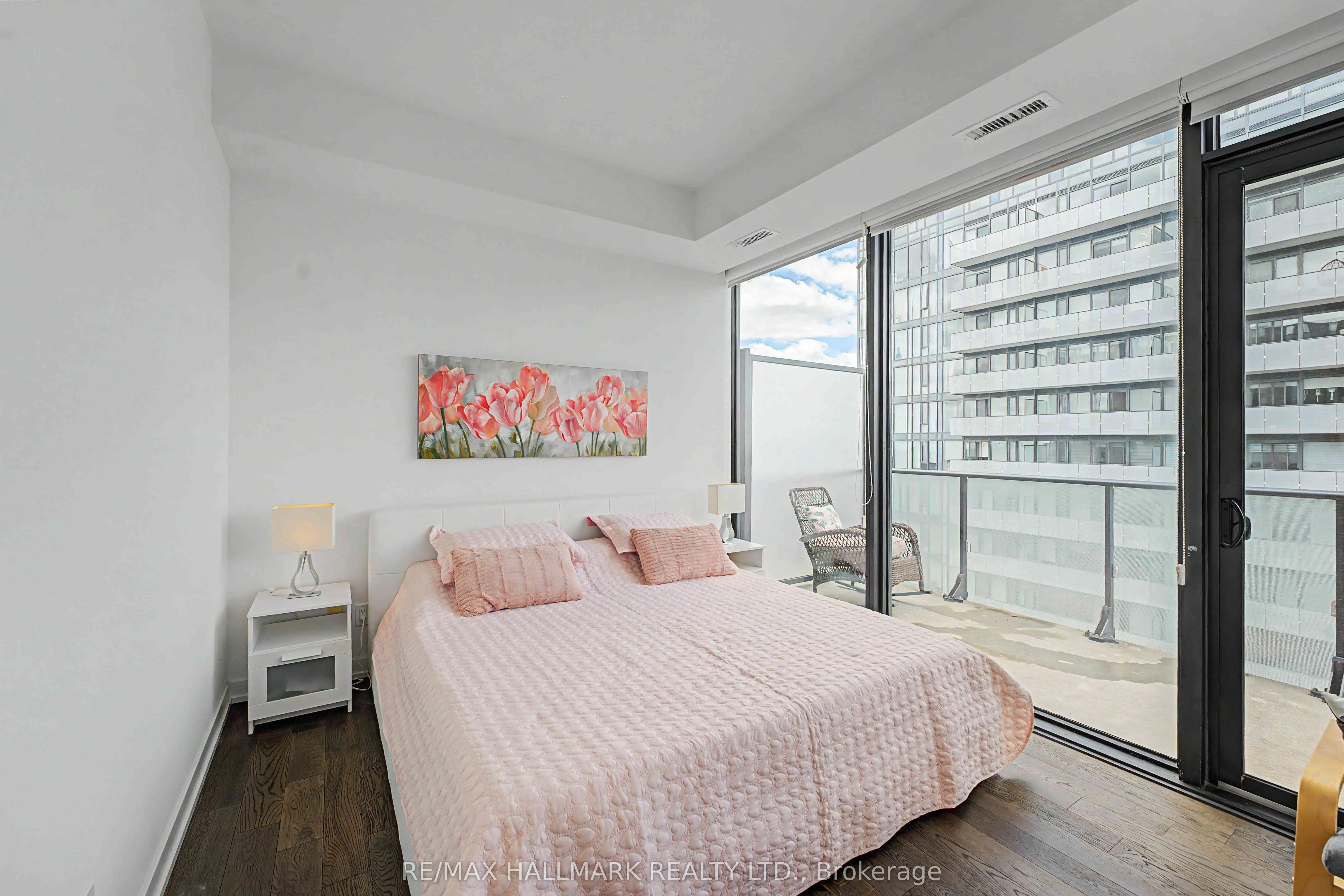 185 Roehampton Avenue #PH2