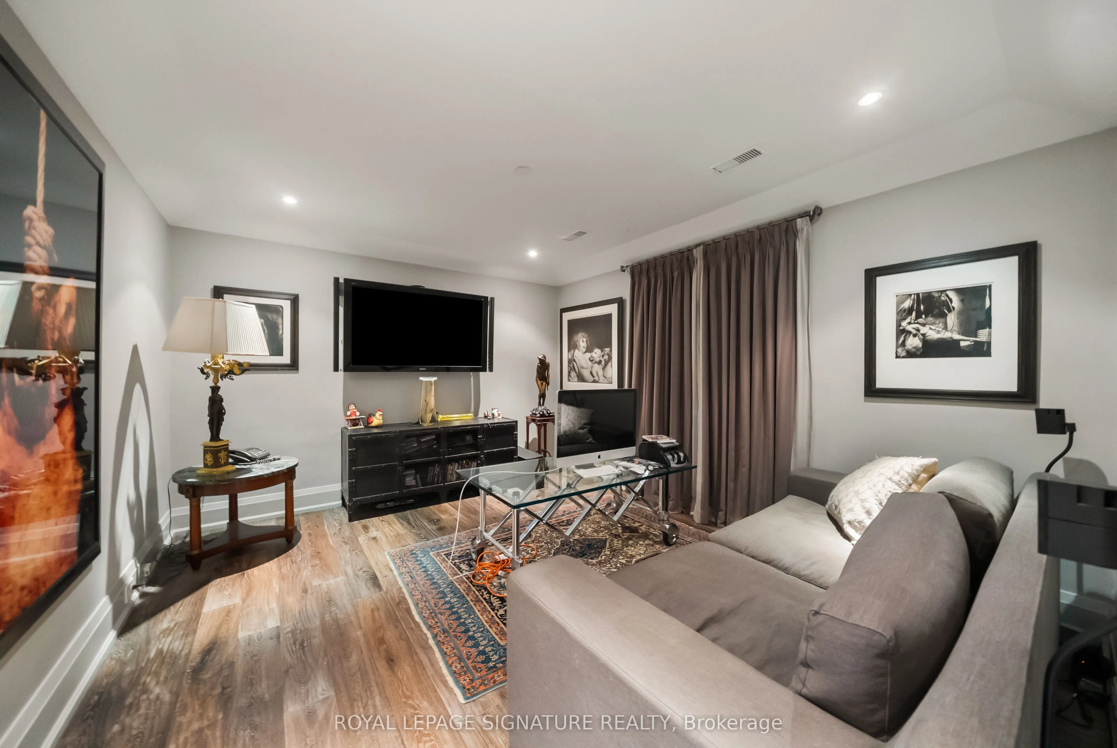 230 Strathallan Wood