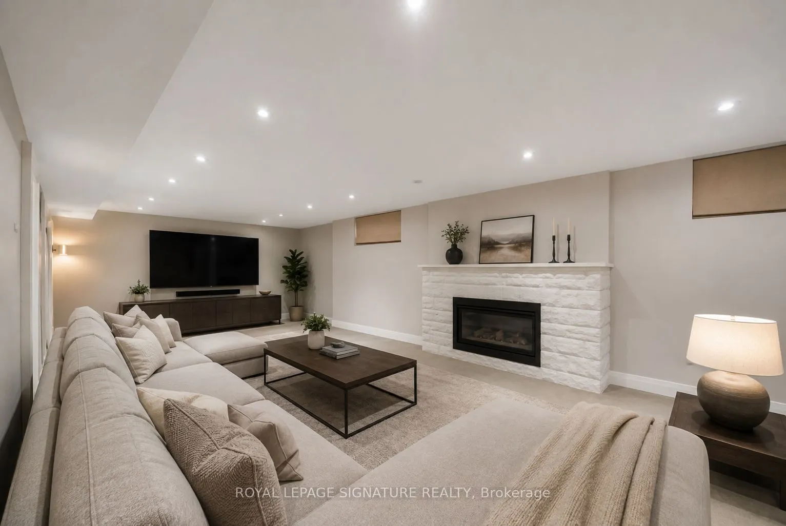 230 Strathallan Wood