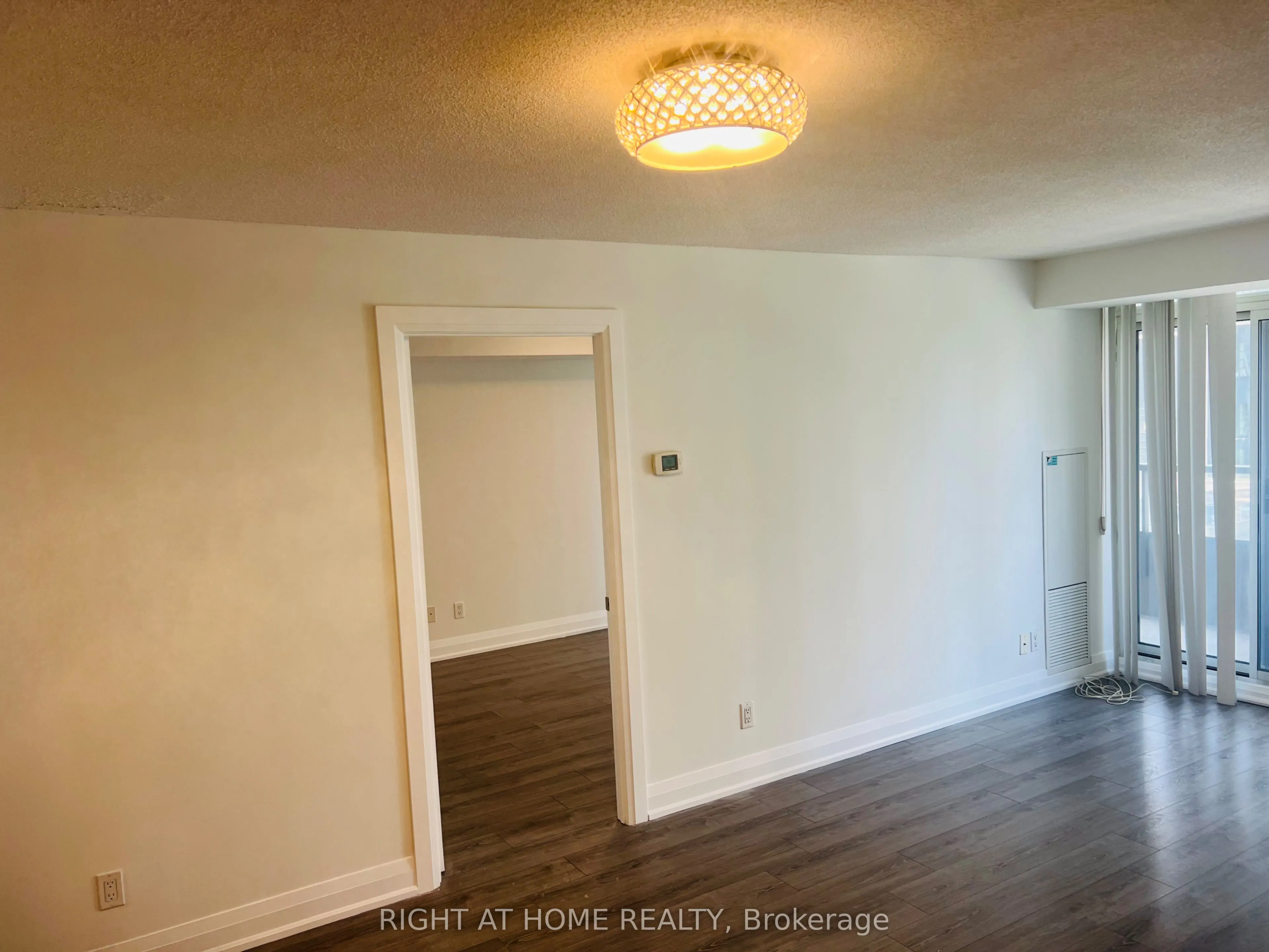 35 Hollywood Avenue #817