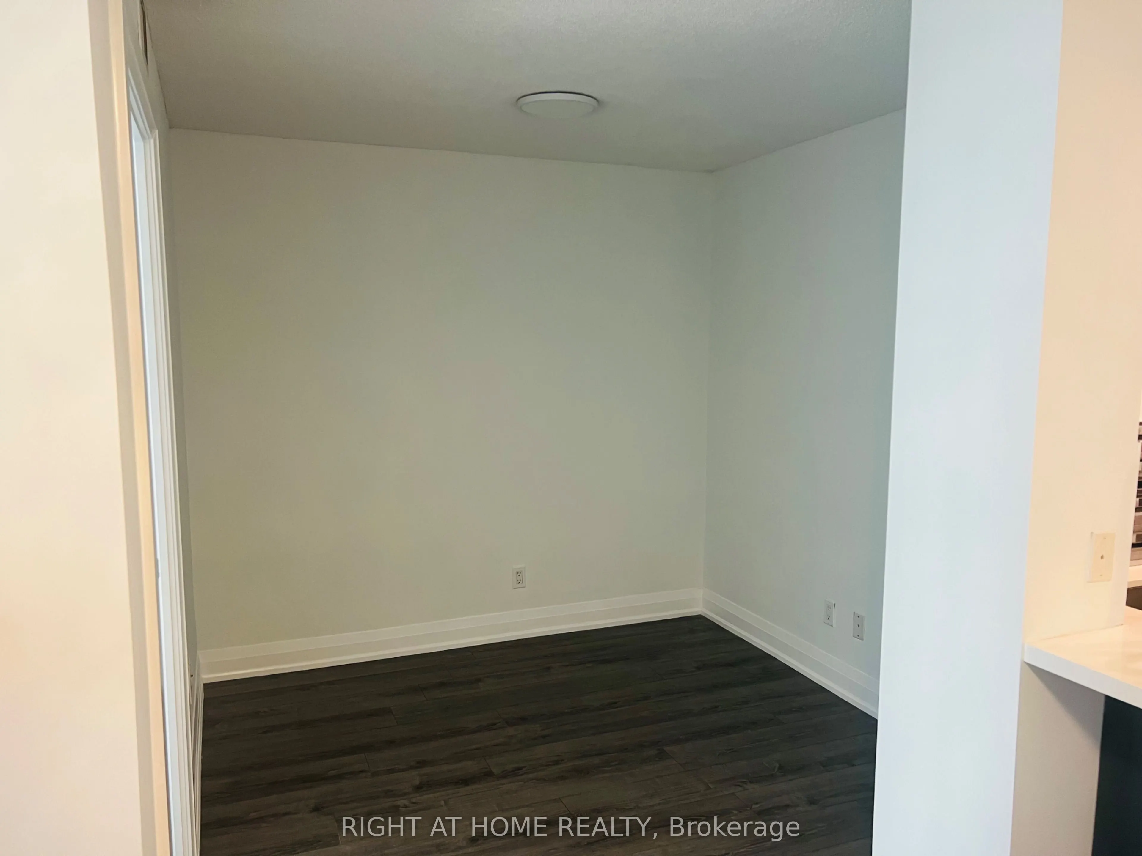 35 Hollywood Avenue #817