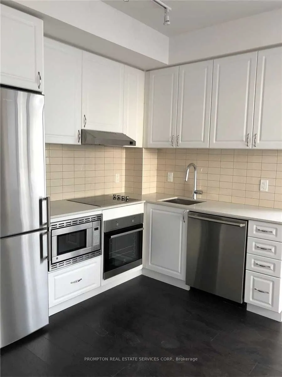 7 Kenaston Gardens #905