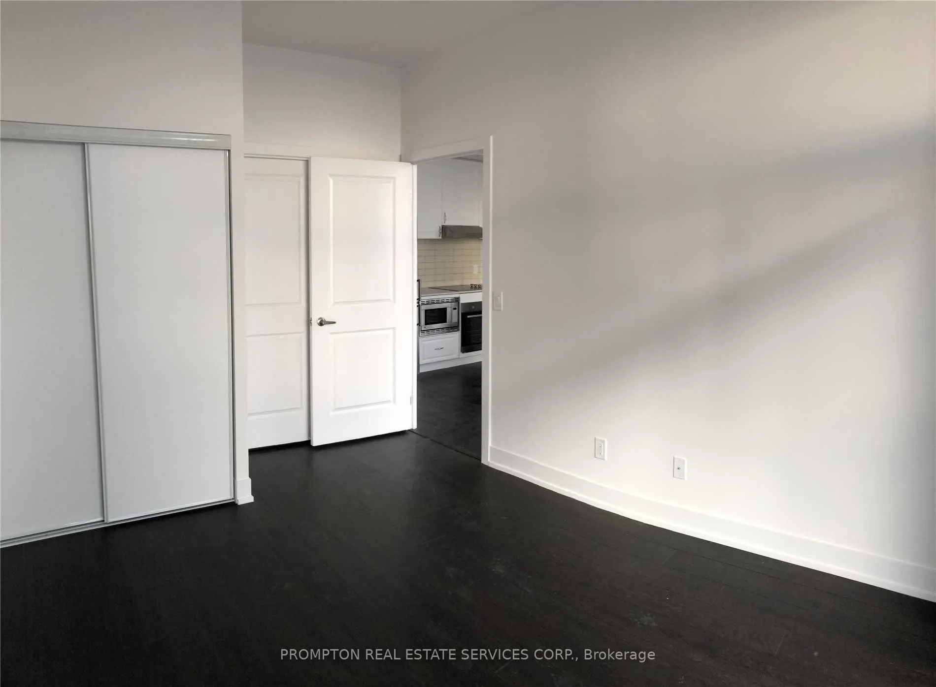 7 Kenaston Gardens #905