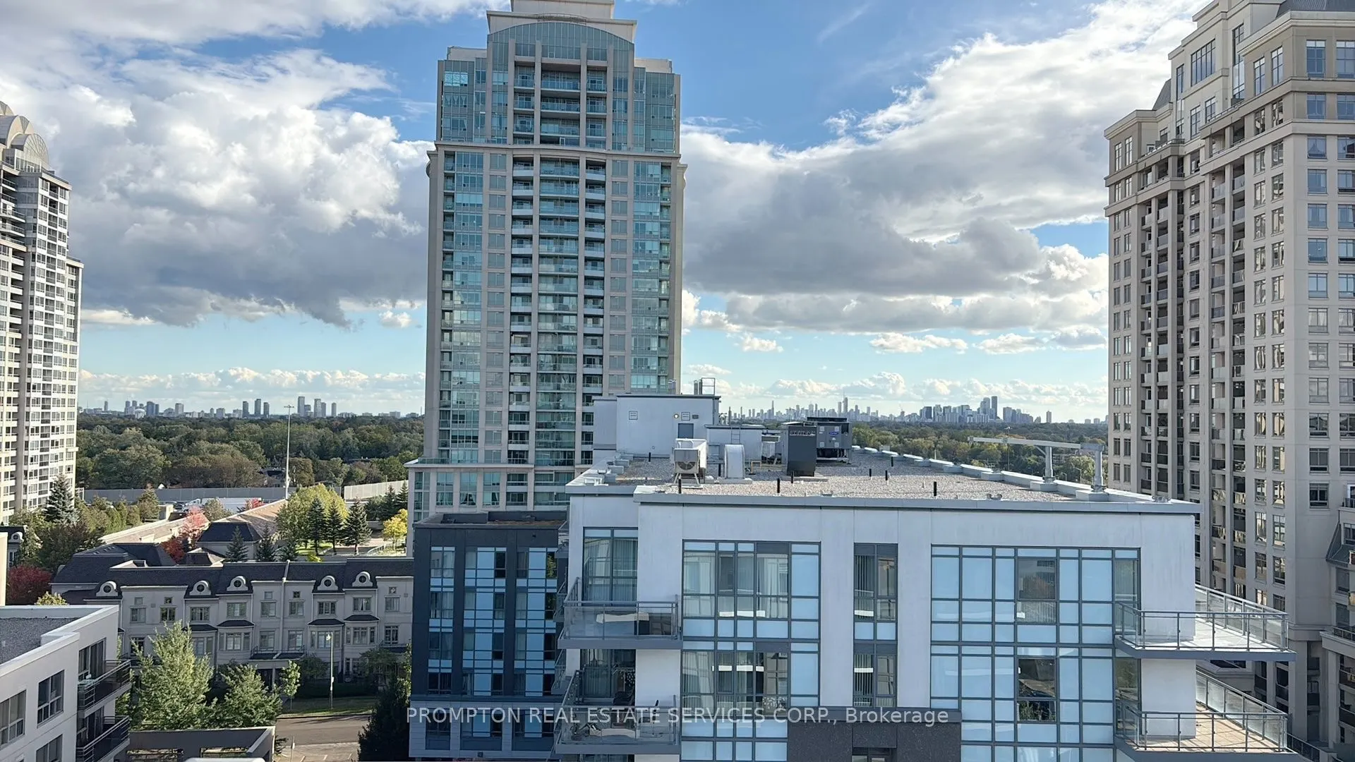 7 Kenaston Gardens #905