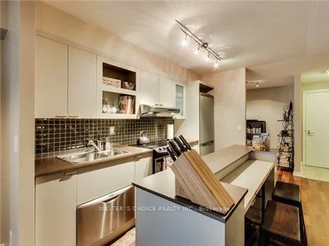 111 Elizabeth Street #1001