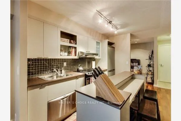 111 Elizabeth Street #1001