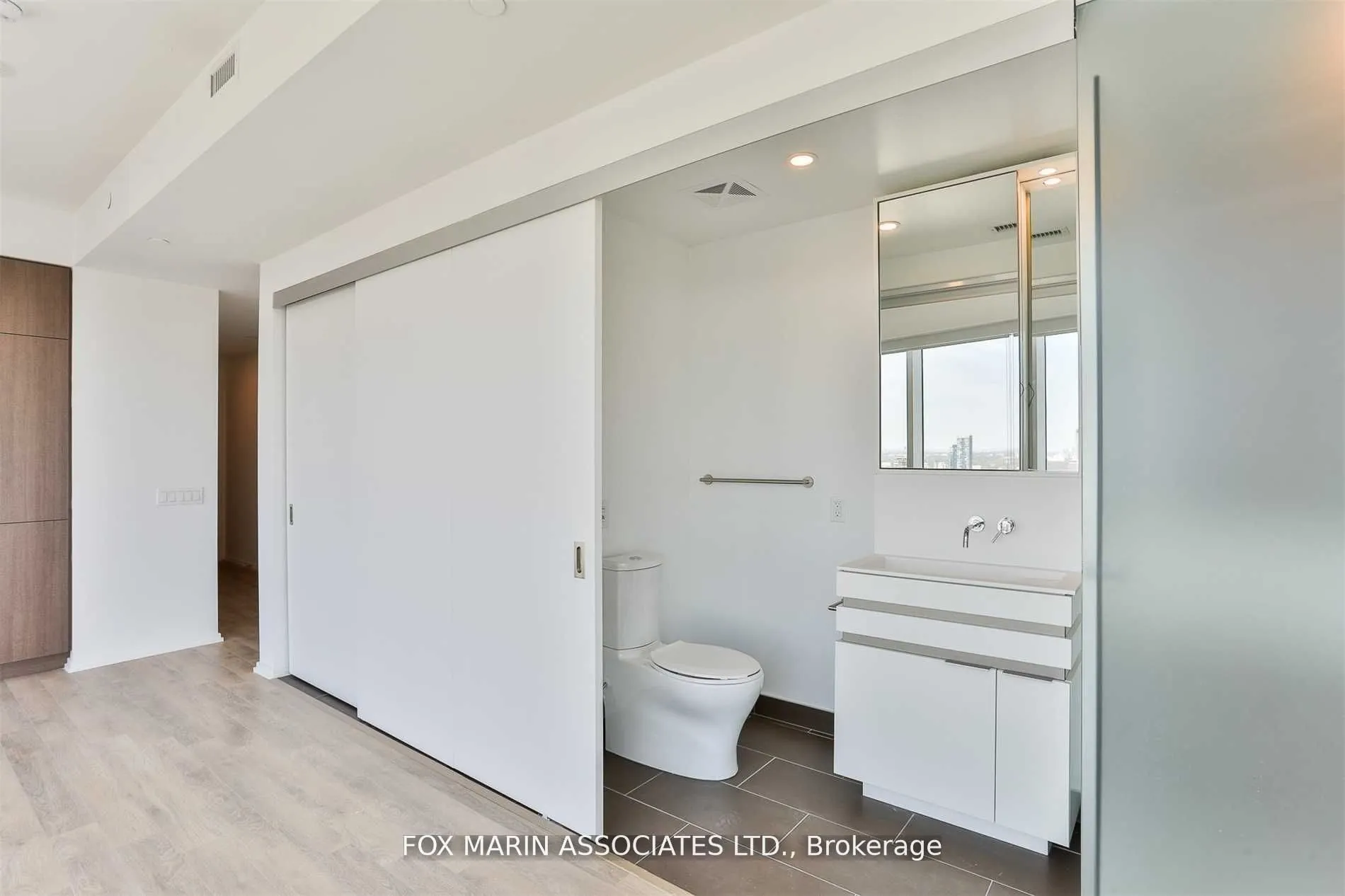 197 Yonge Street #4612