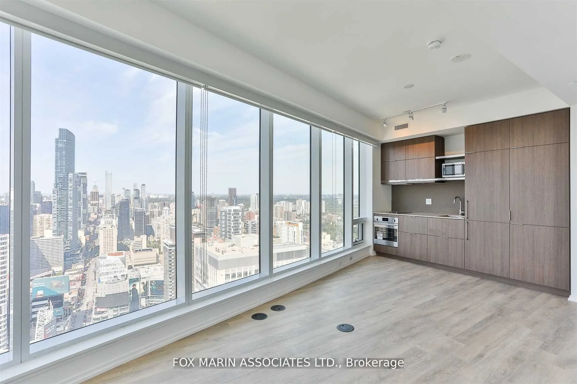 197 Yonge Street #4612