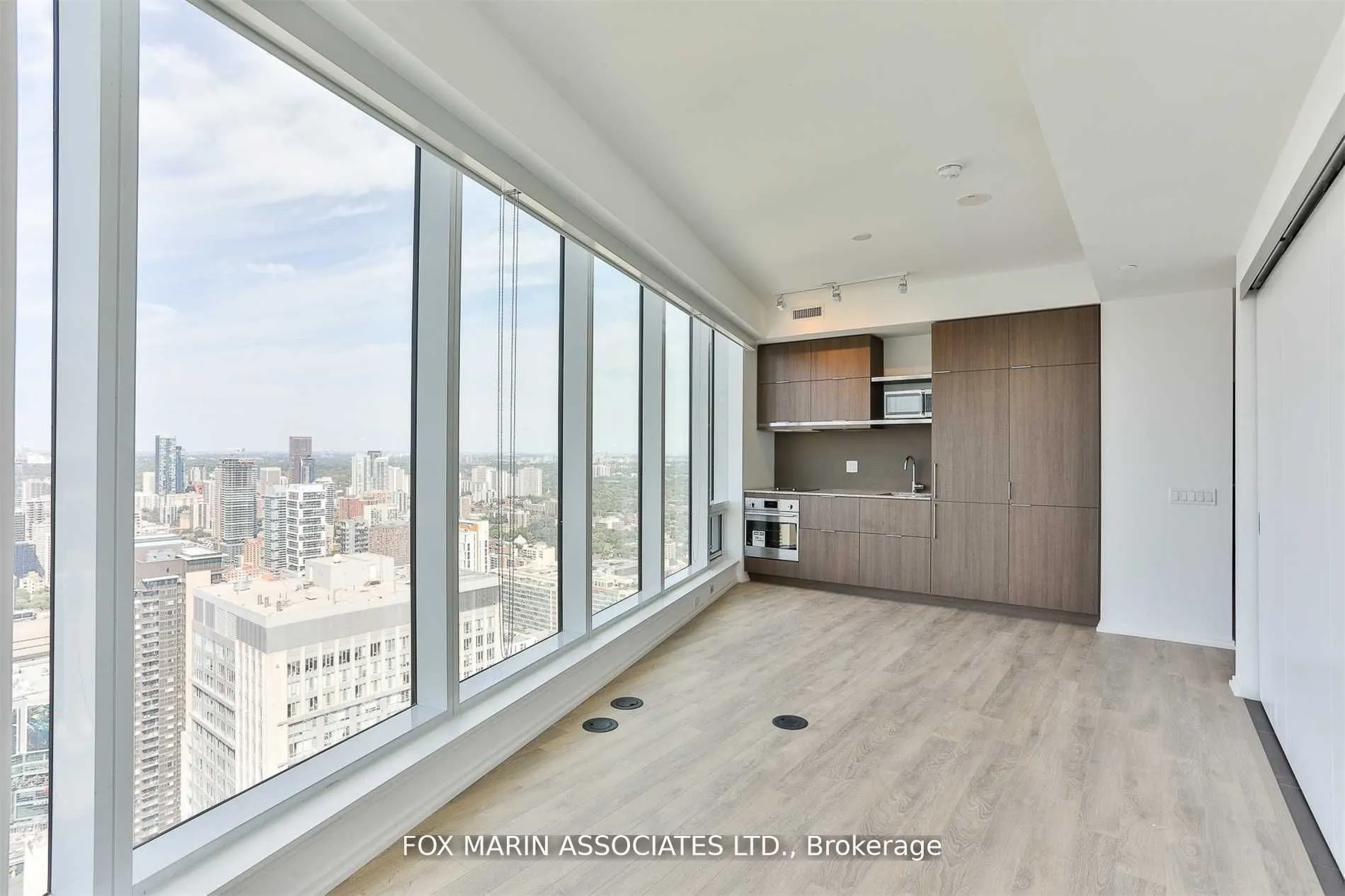 197 Yonge Street #4612