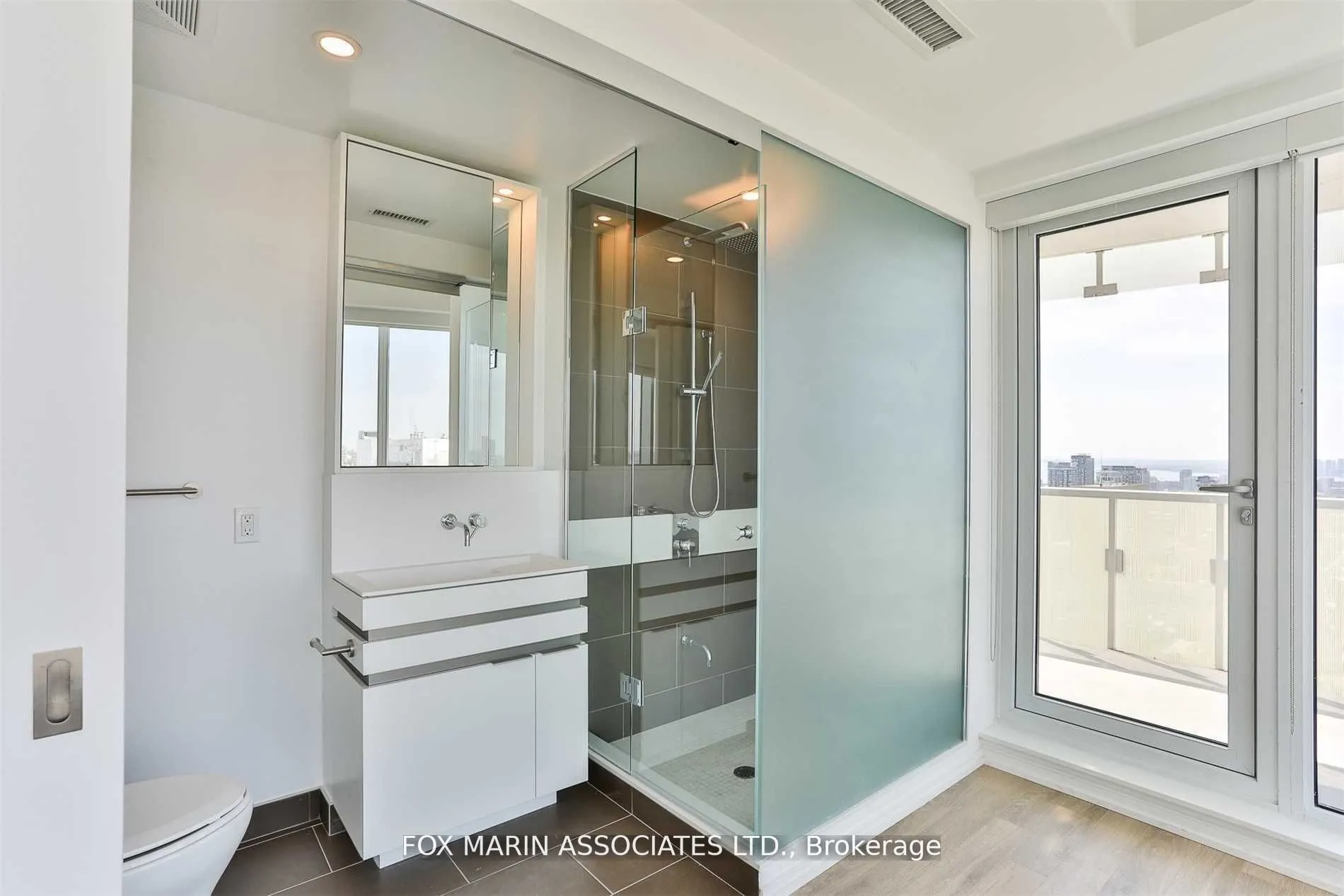 197 Yonge Street #4612