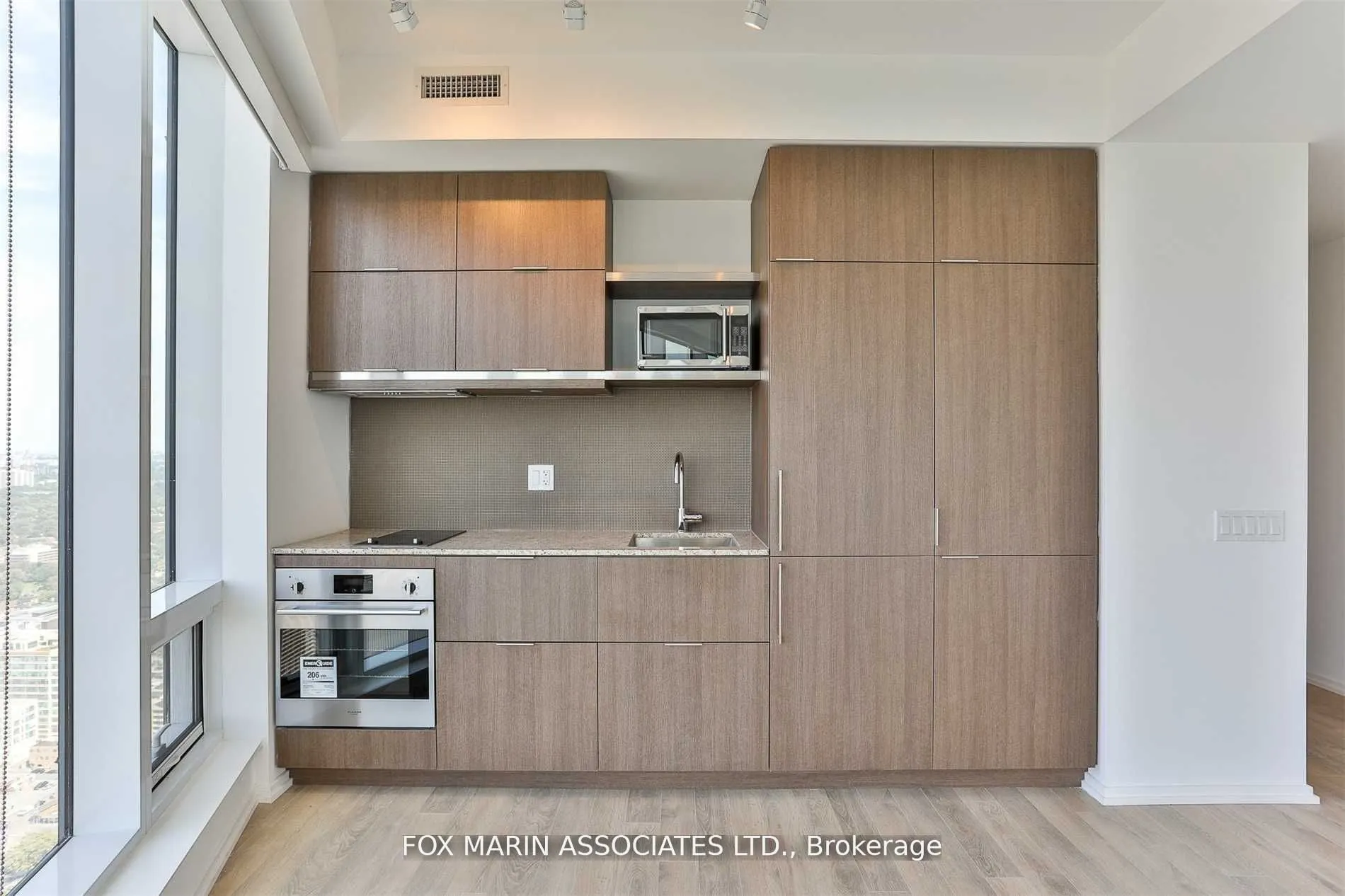 197 Yonge Street #4612