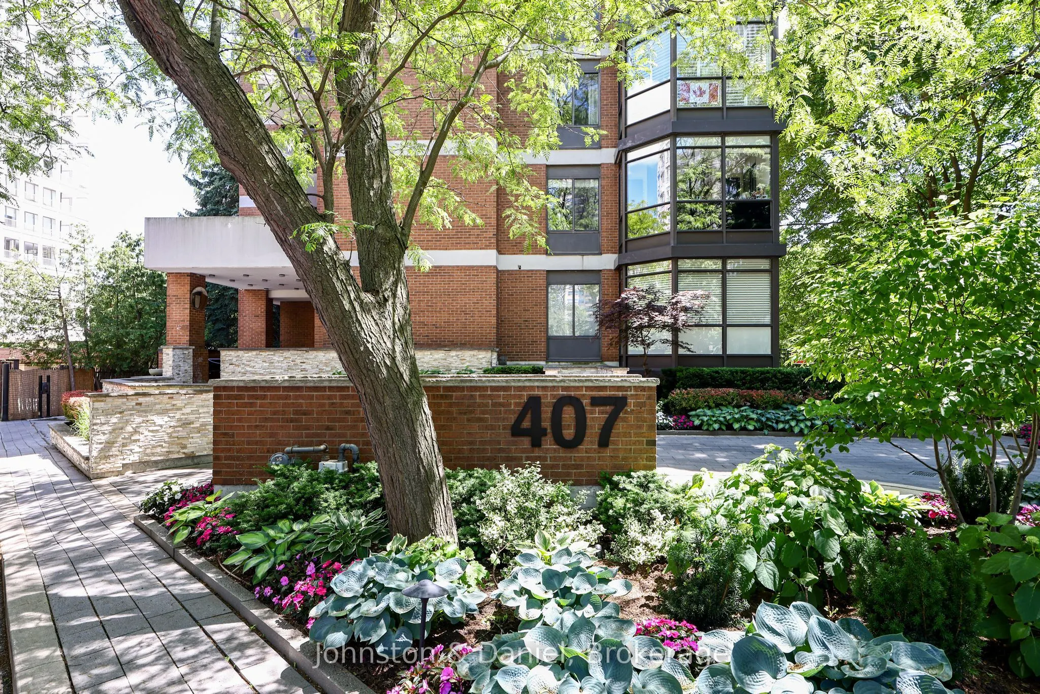 407 Walmer Road #401