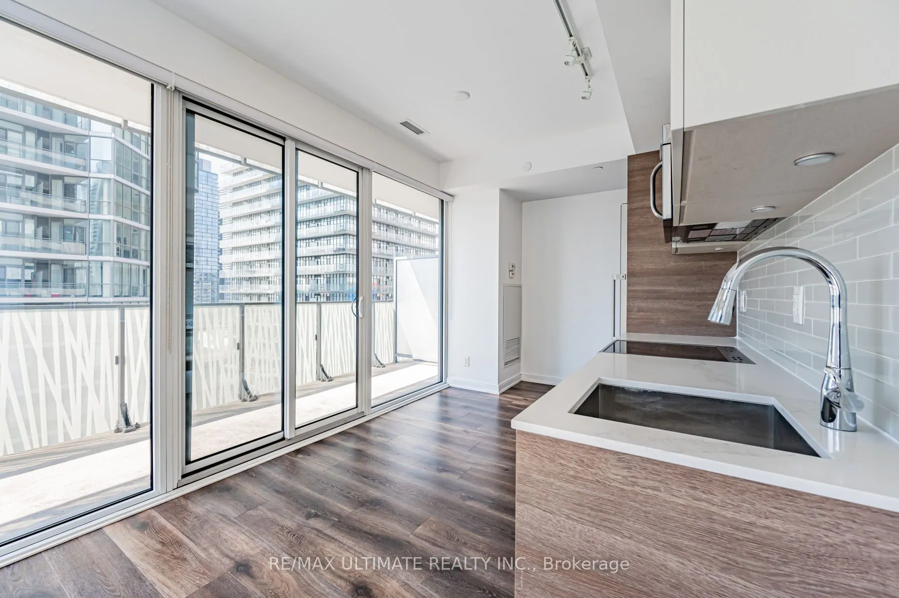 42 Charles Street E #1402