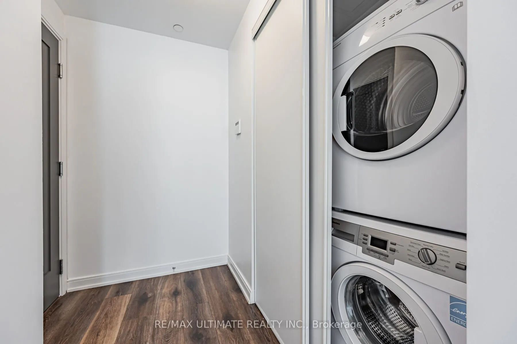 42 Charles Street E #1402