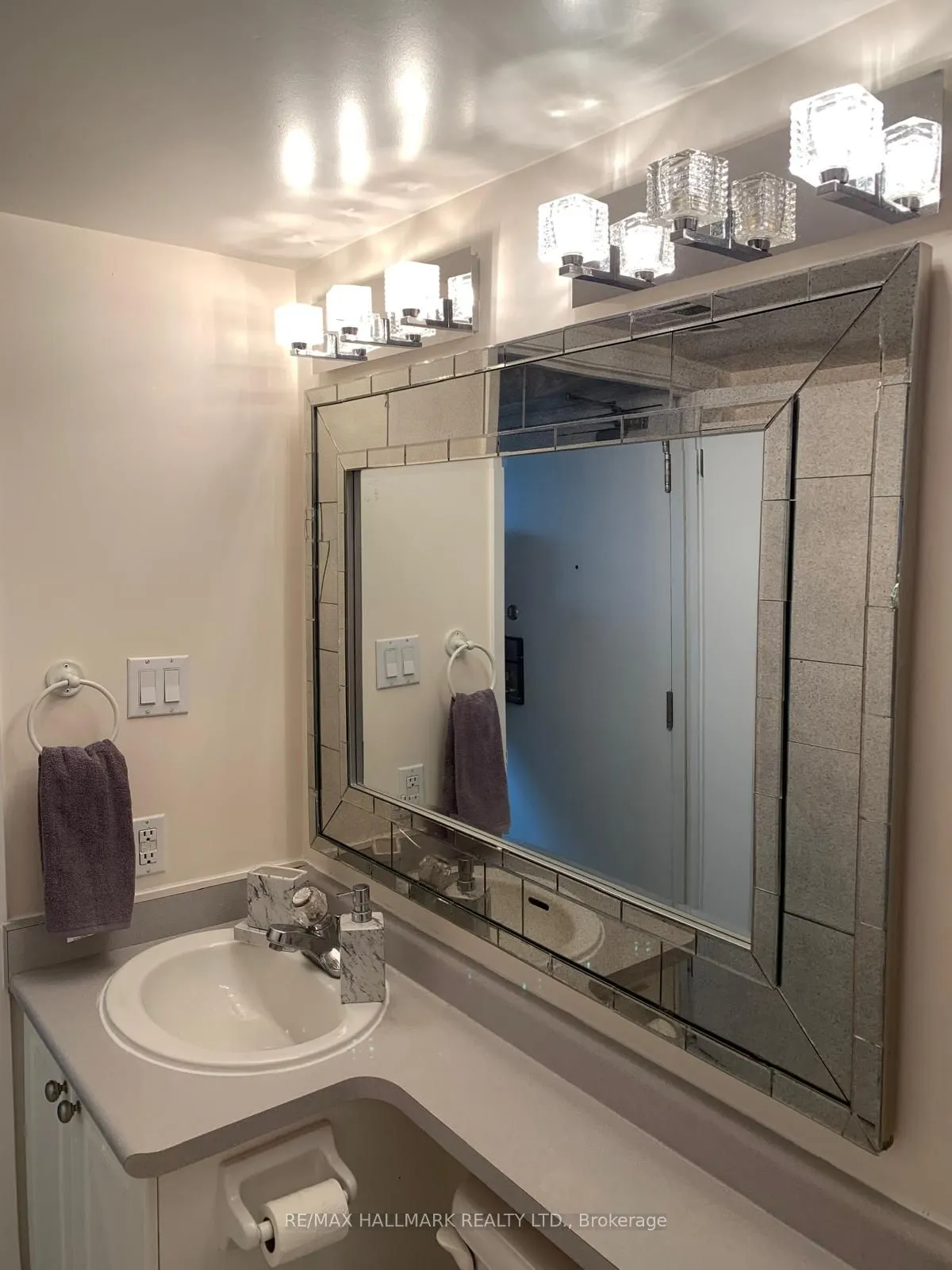 650 Queens Quay W #1817