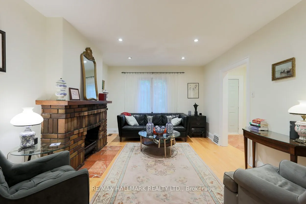 142 Hillsdale Avenue E