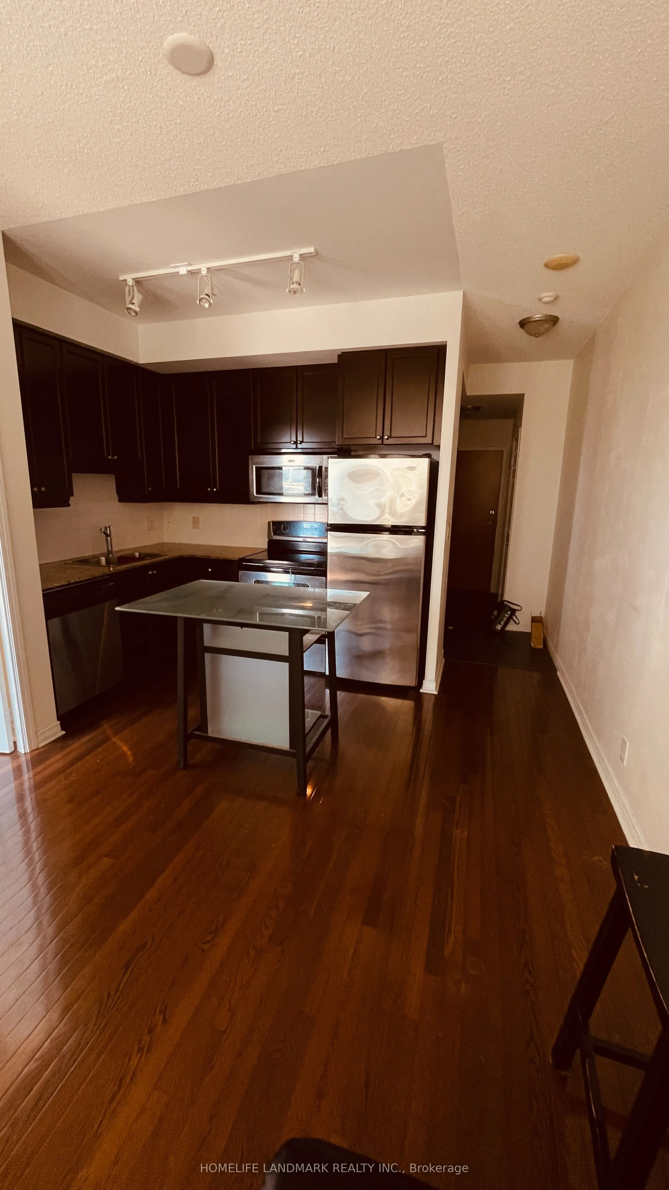 736 Spadina Avenue #803