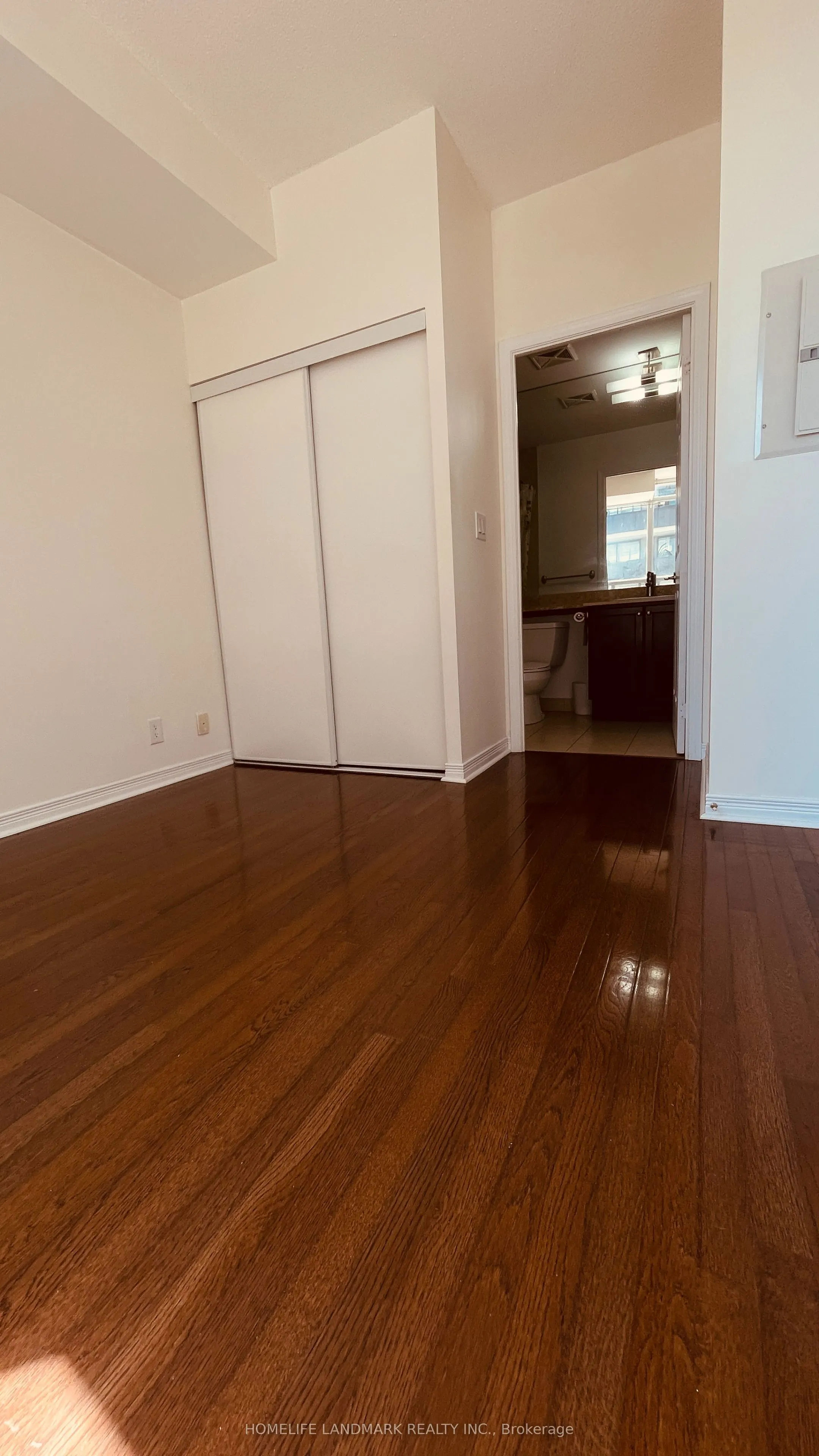 736 Spadina Avenue #803