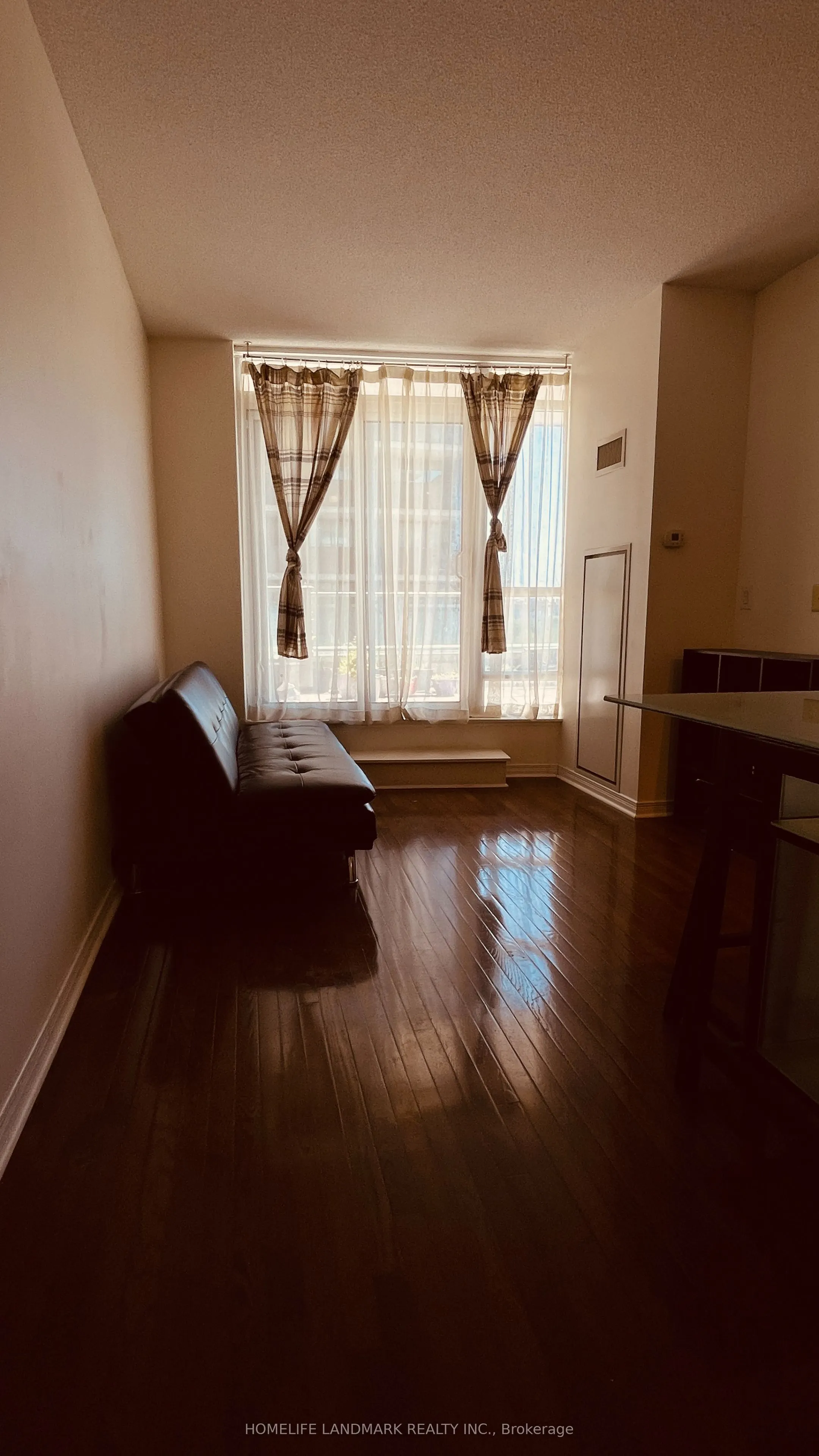 736 Spadina Avenue #803