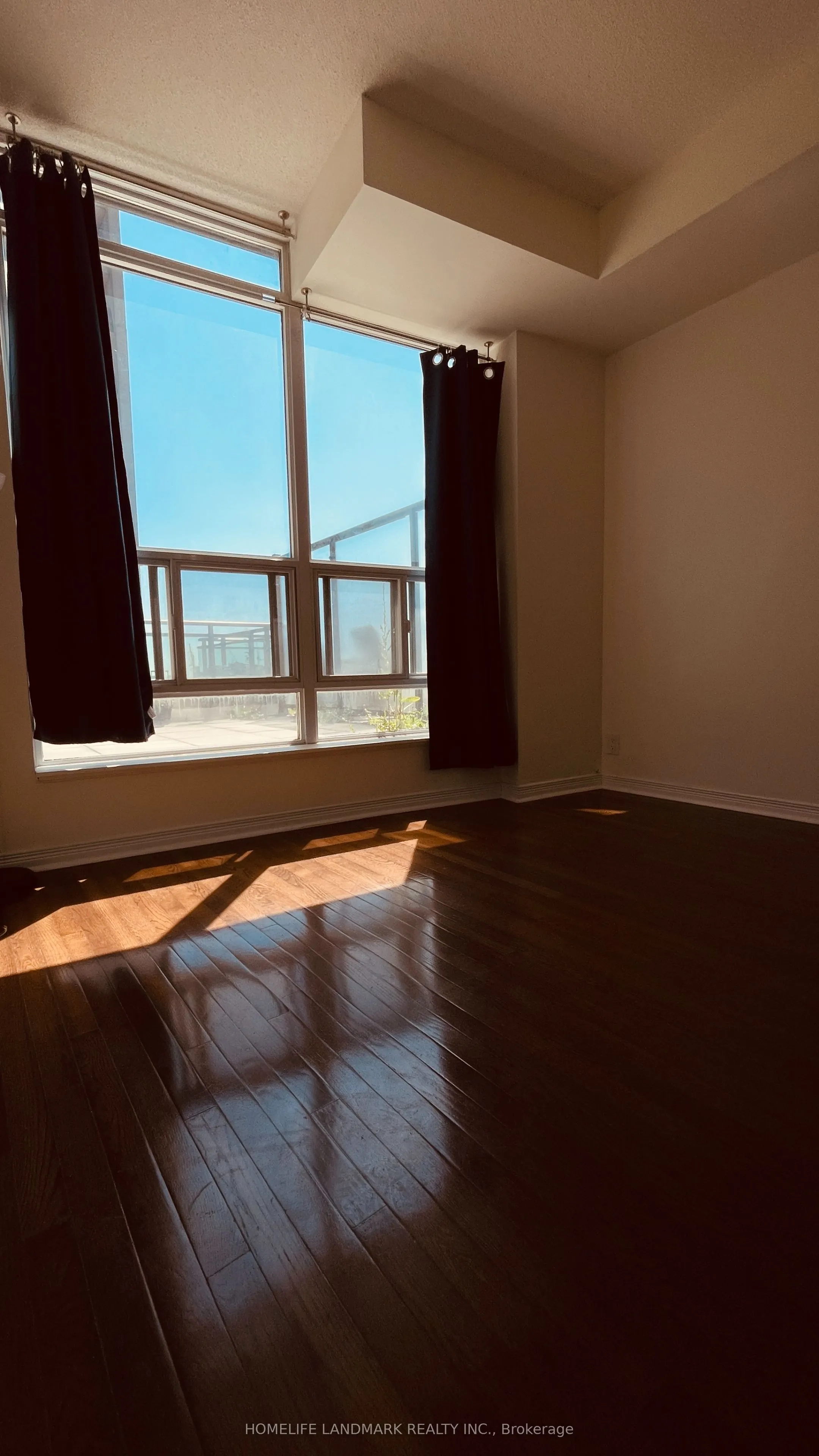 736 Spadina Avenue #803