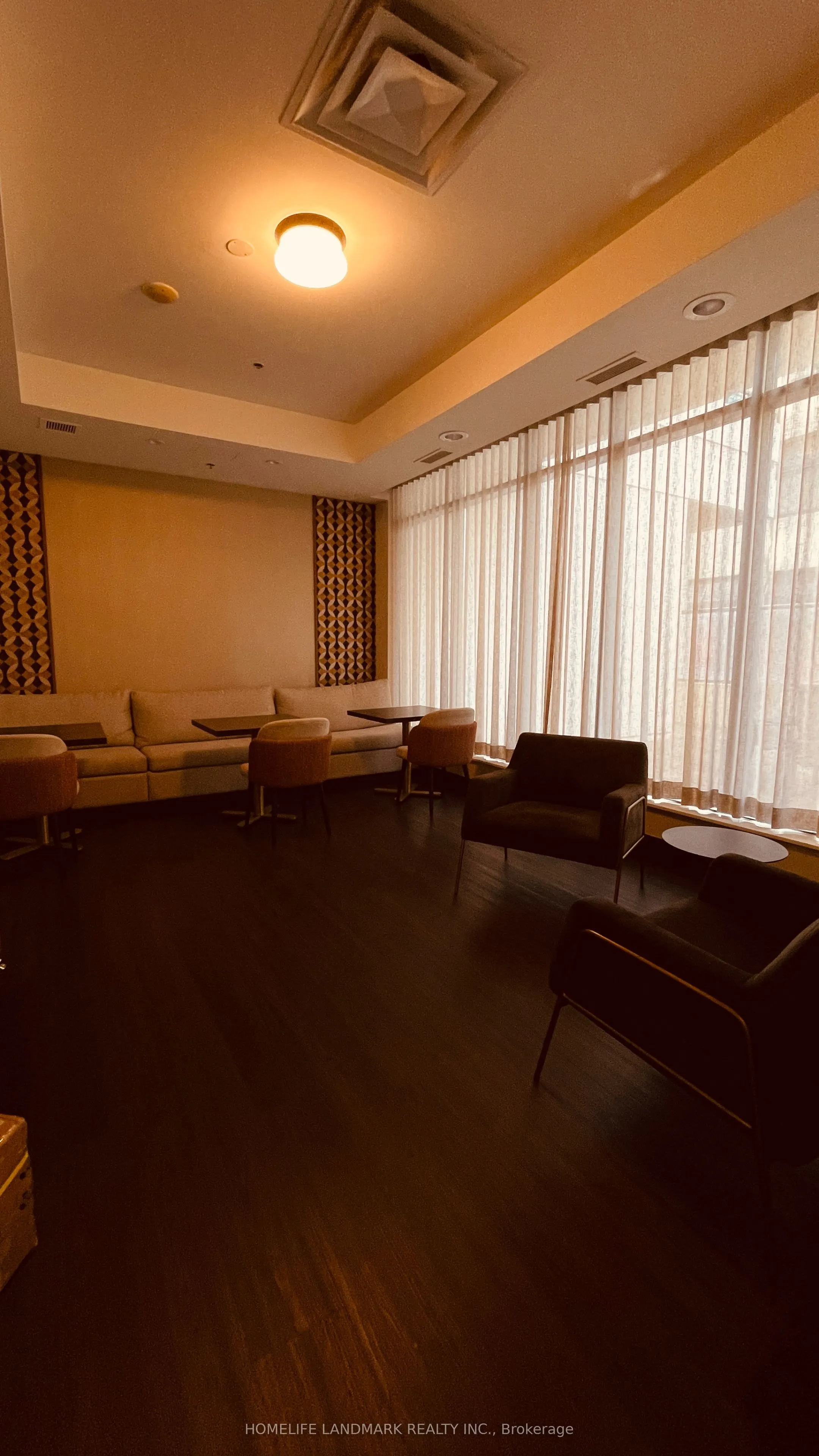 736 Spadina Avenue #803