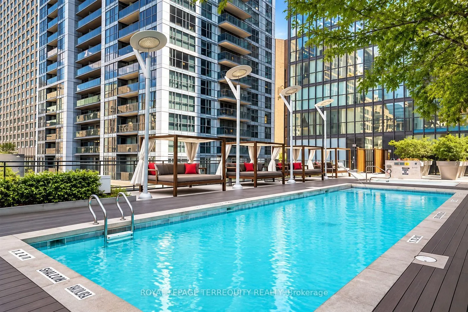 110 Charles Street E #2509