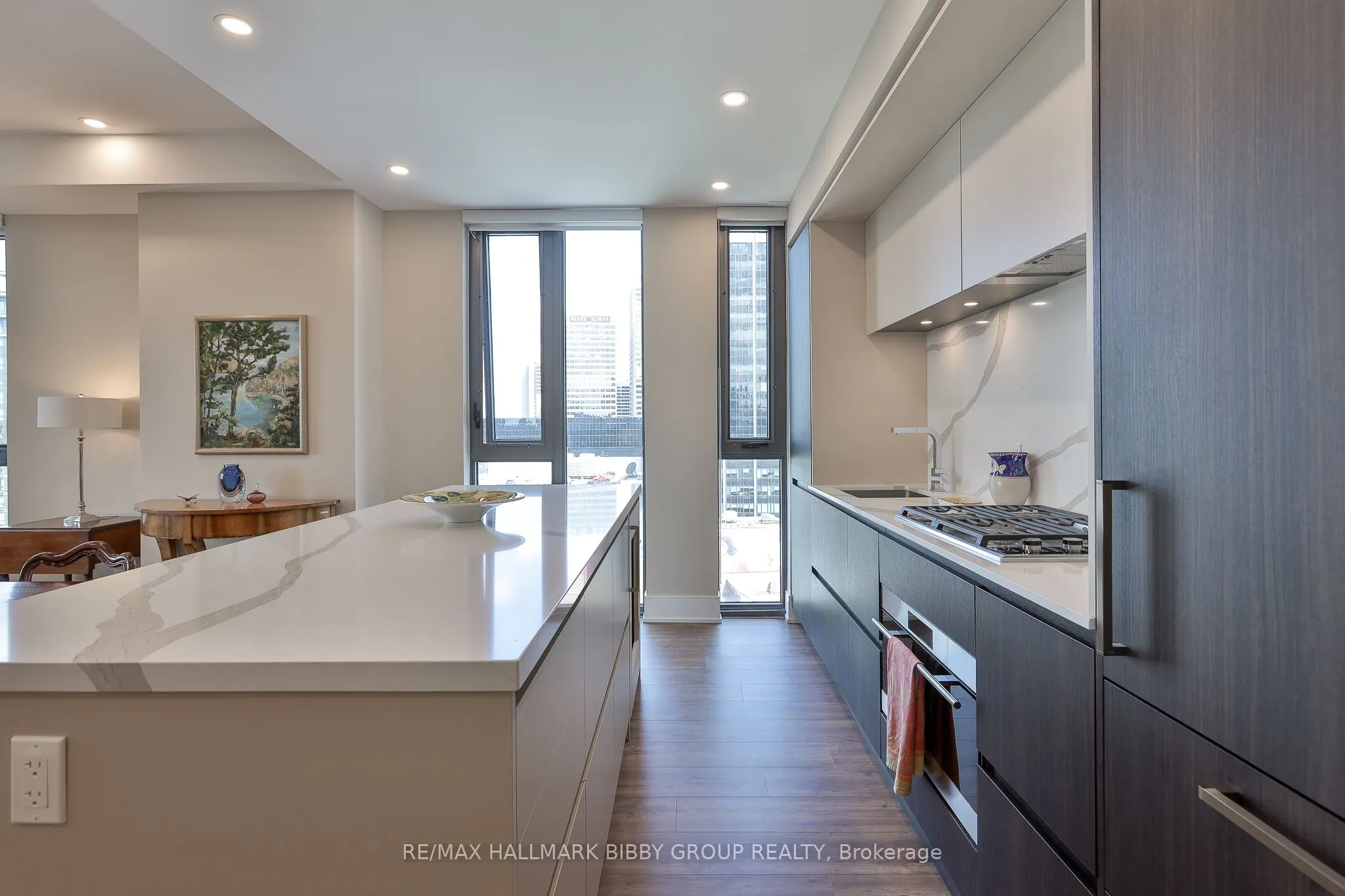 1 Hillsdale Avenue W #902