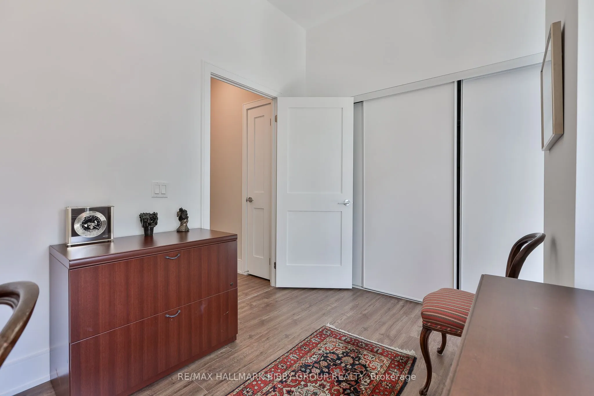 1 Hillsdale Avenue W #902