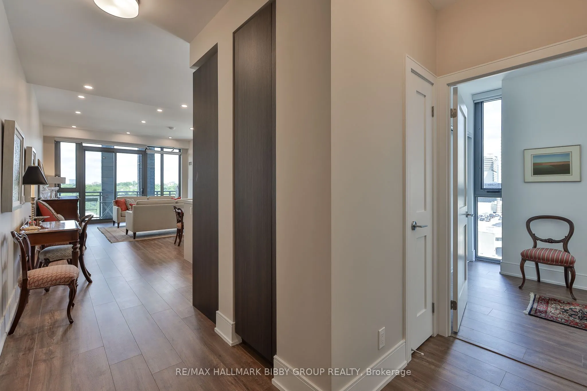 1 Hillsdale Avenue W #902