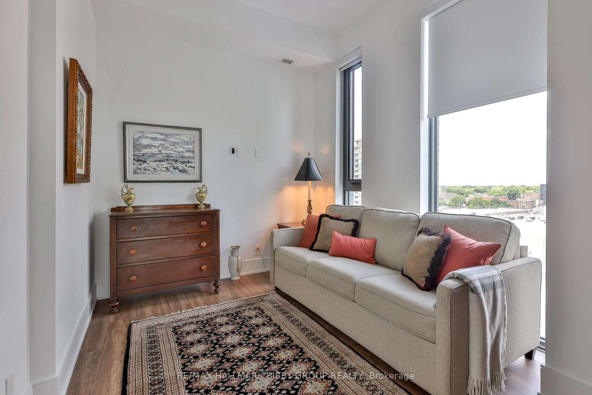 1 Hillsdale Avenue W #902