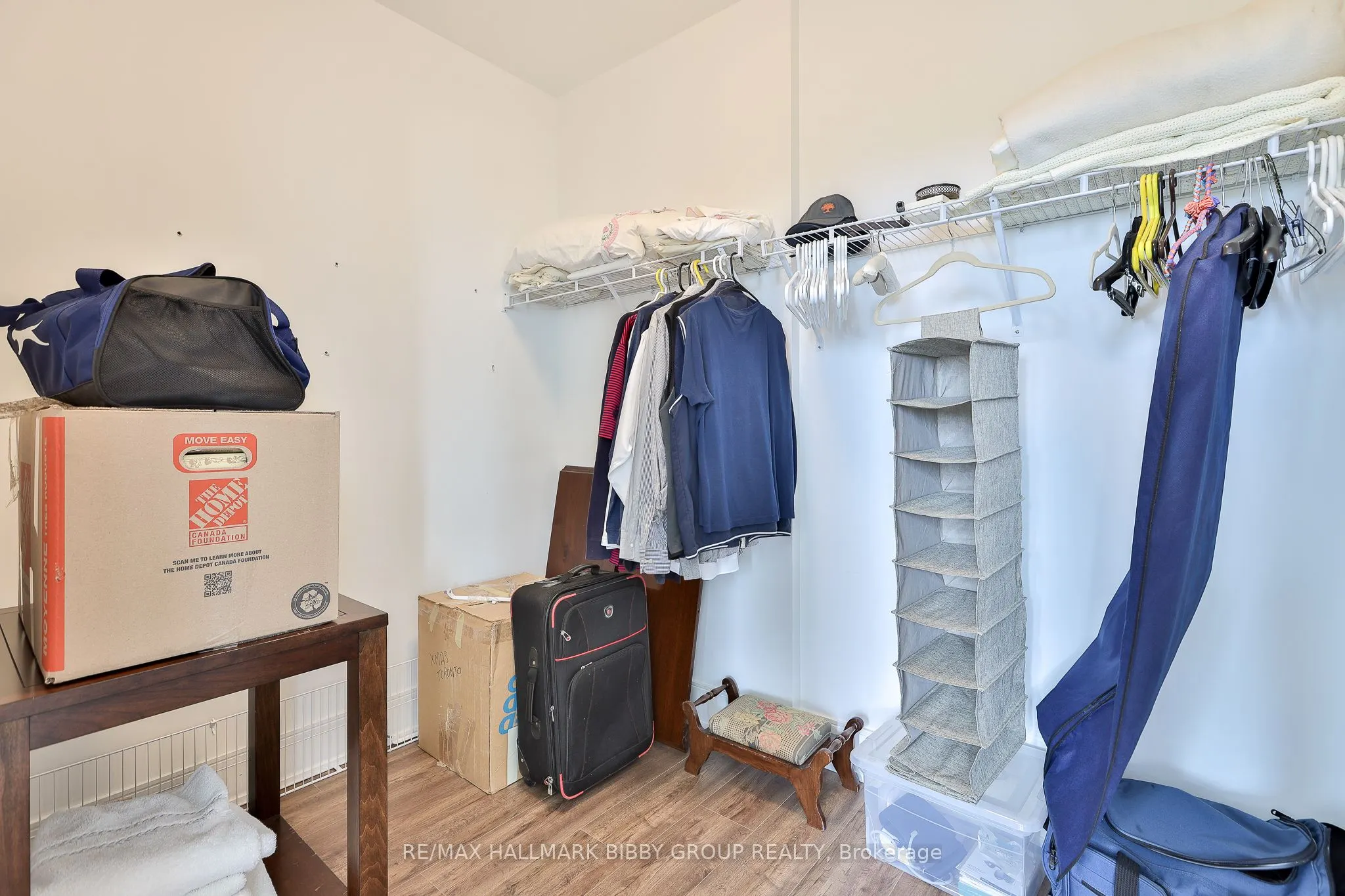 1 Hillsdale Avenue W #902