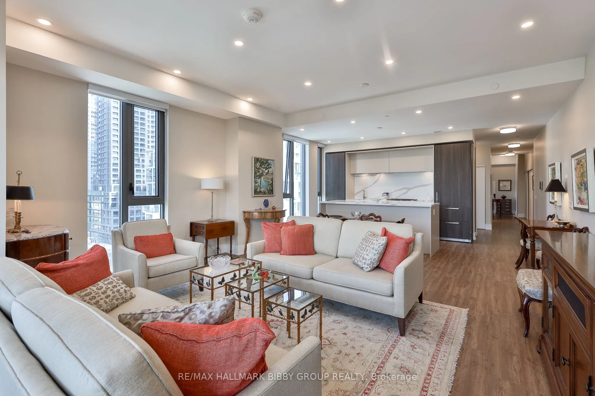 1 Hillsdale Avenue W #902