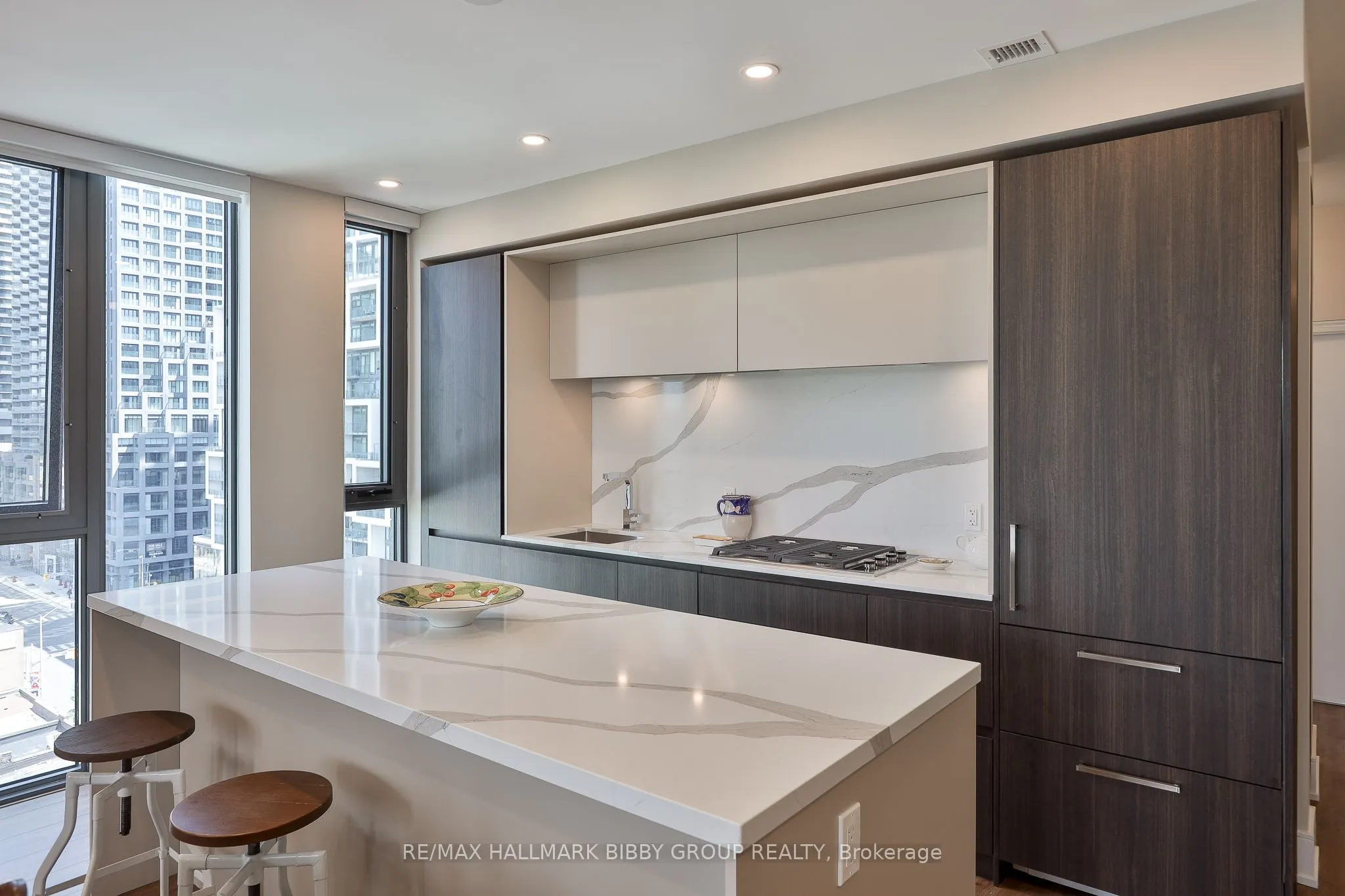 1 Hillsdale Avenue W #902