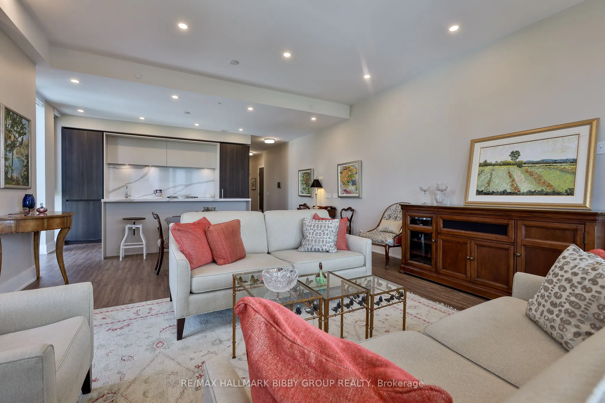 1 Hillsdale Avenue W #902