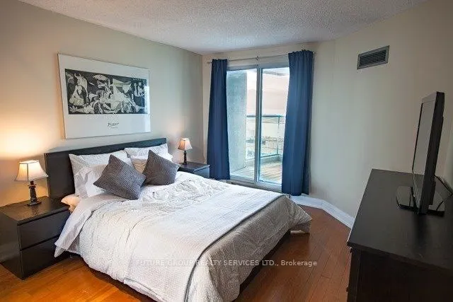 77 Harbour Square #2409