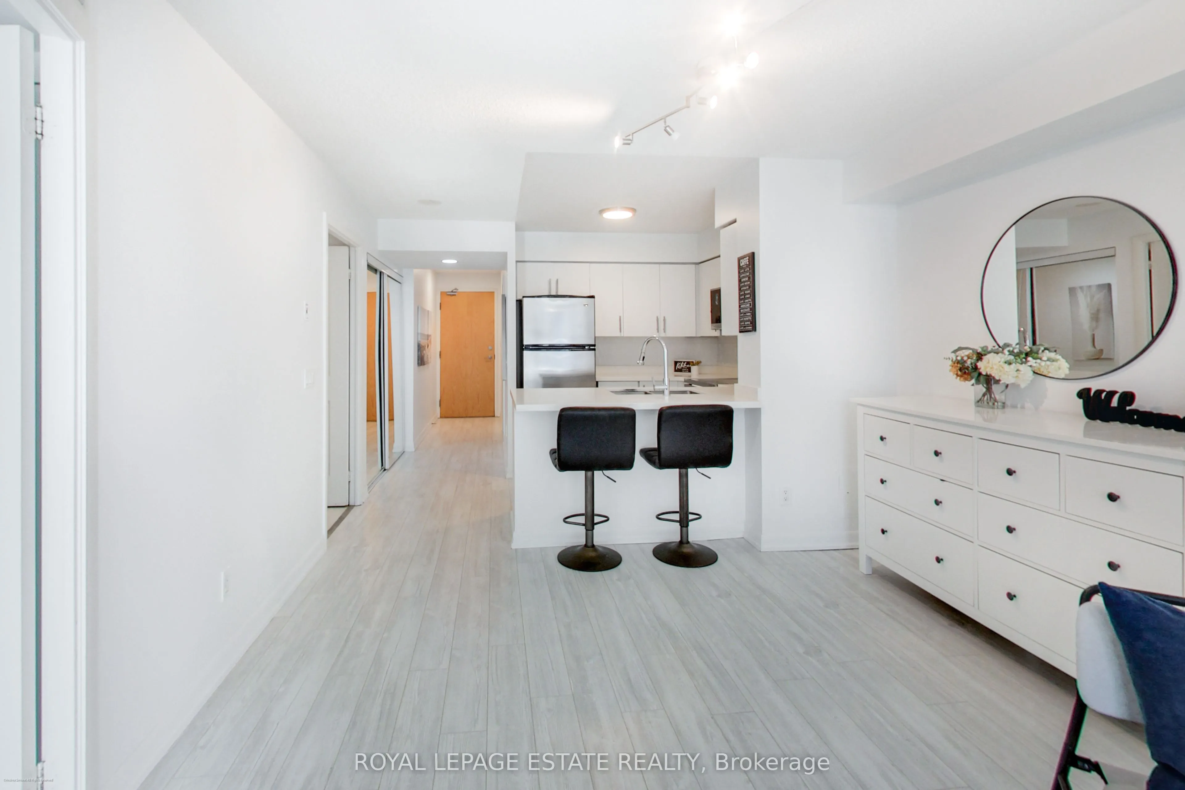 4978 Yonge Street #808