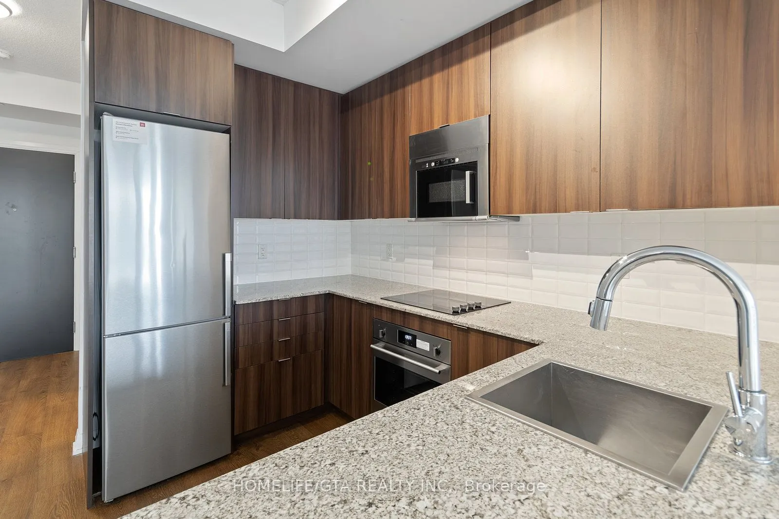 101 Erskine Avenue #420